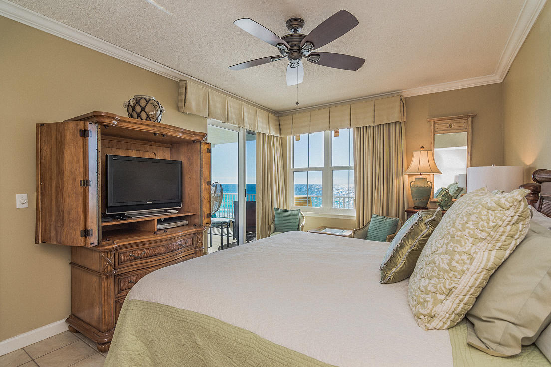 SUMMERCHASE CONDOInn at Crystal Beach - Residential