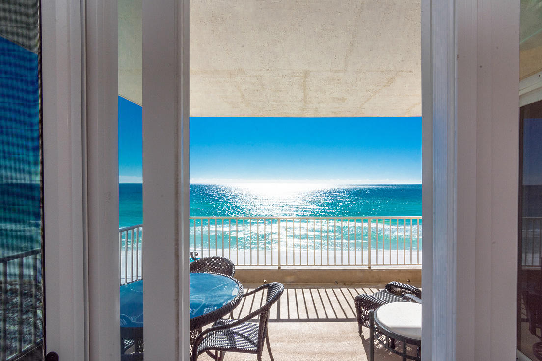 SUMMERCHASE CONDOInn at Crystal Beach - Residential