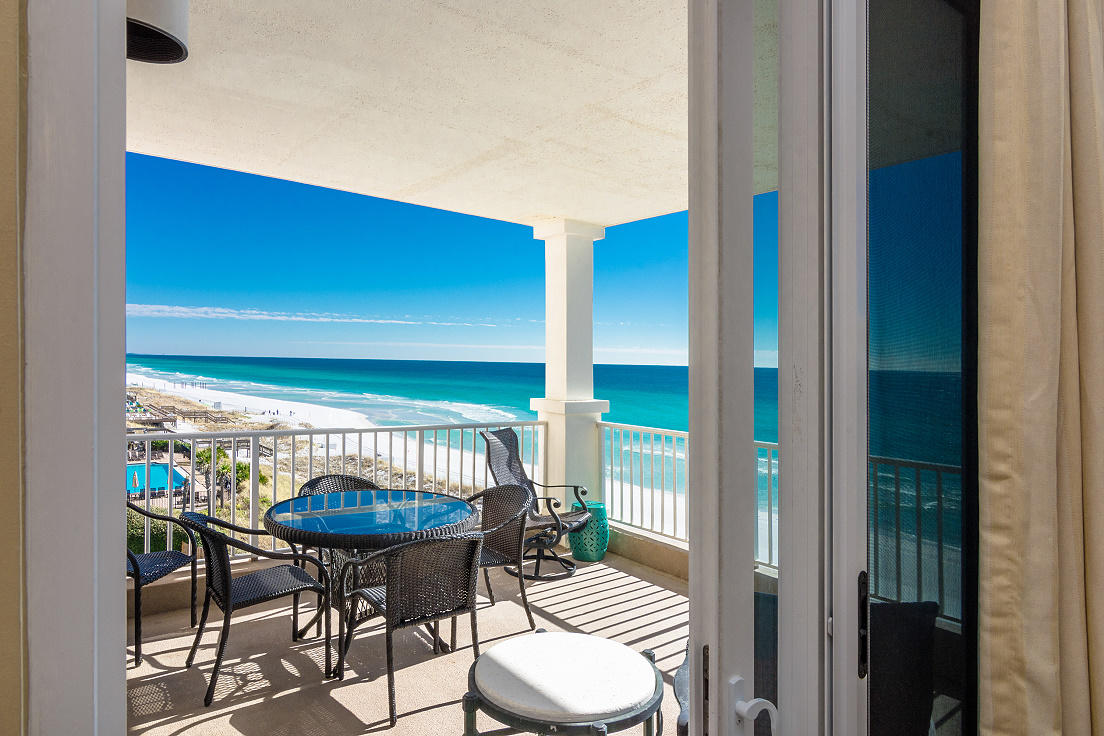 SUMMERCHASE CONDOInn at Crystal Beach - Residential