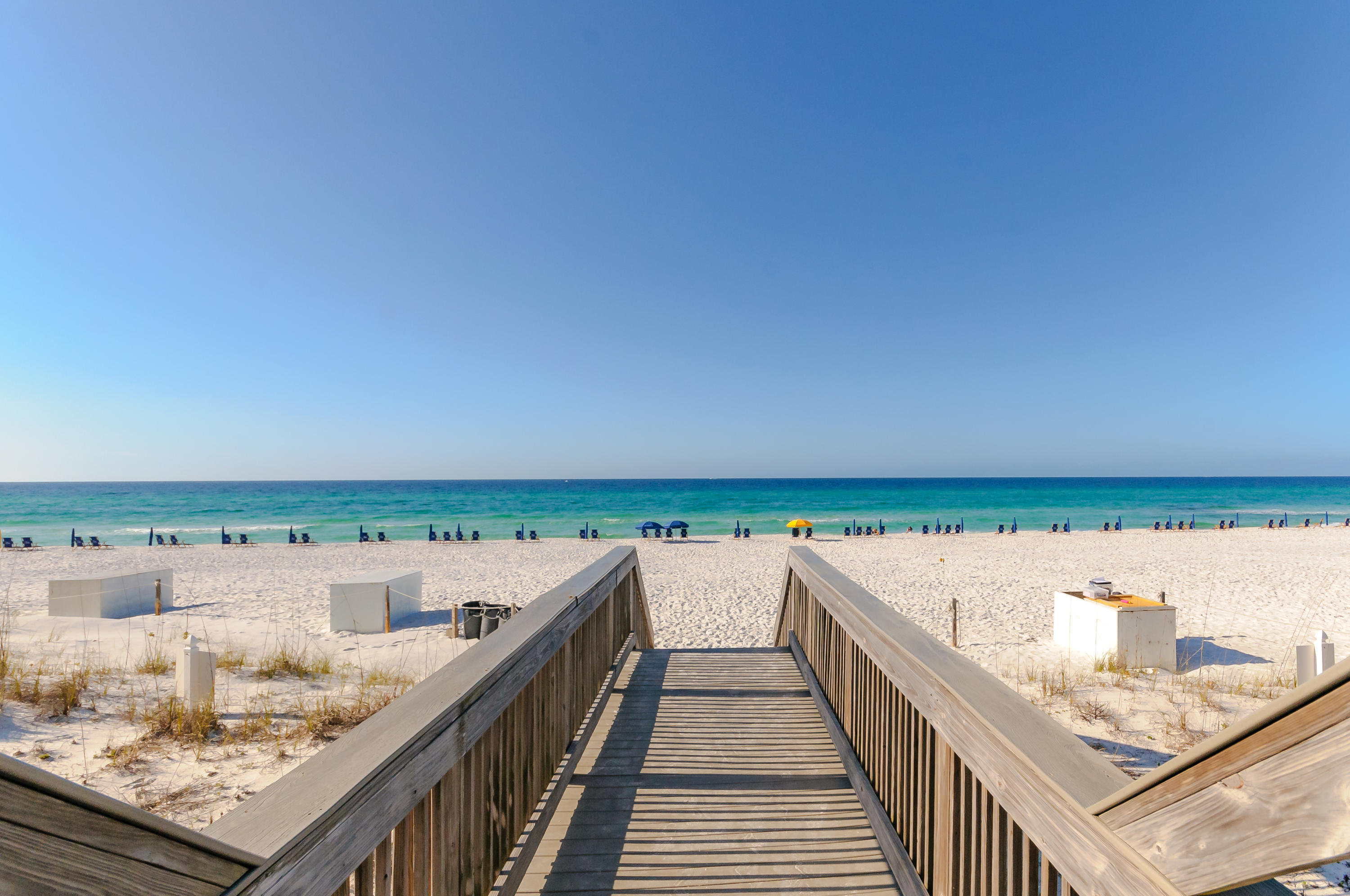 SUMMERCHASE CONDOInn at Crystal Beach - Residential