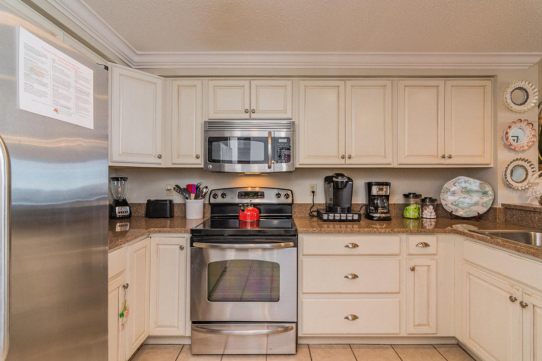 SUMMERCHASE CONDOInn at Crystal Beach - Residential
