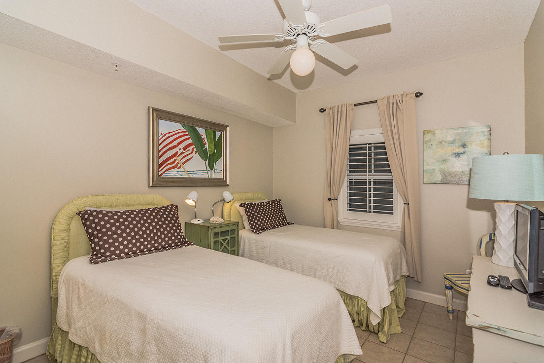 SUMMERCHASE CONDOInn at Crystal Beach - Residential
