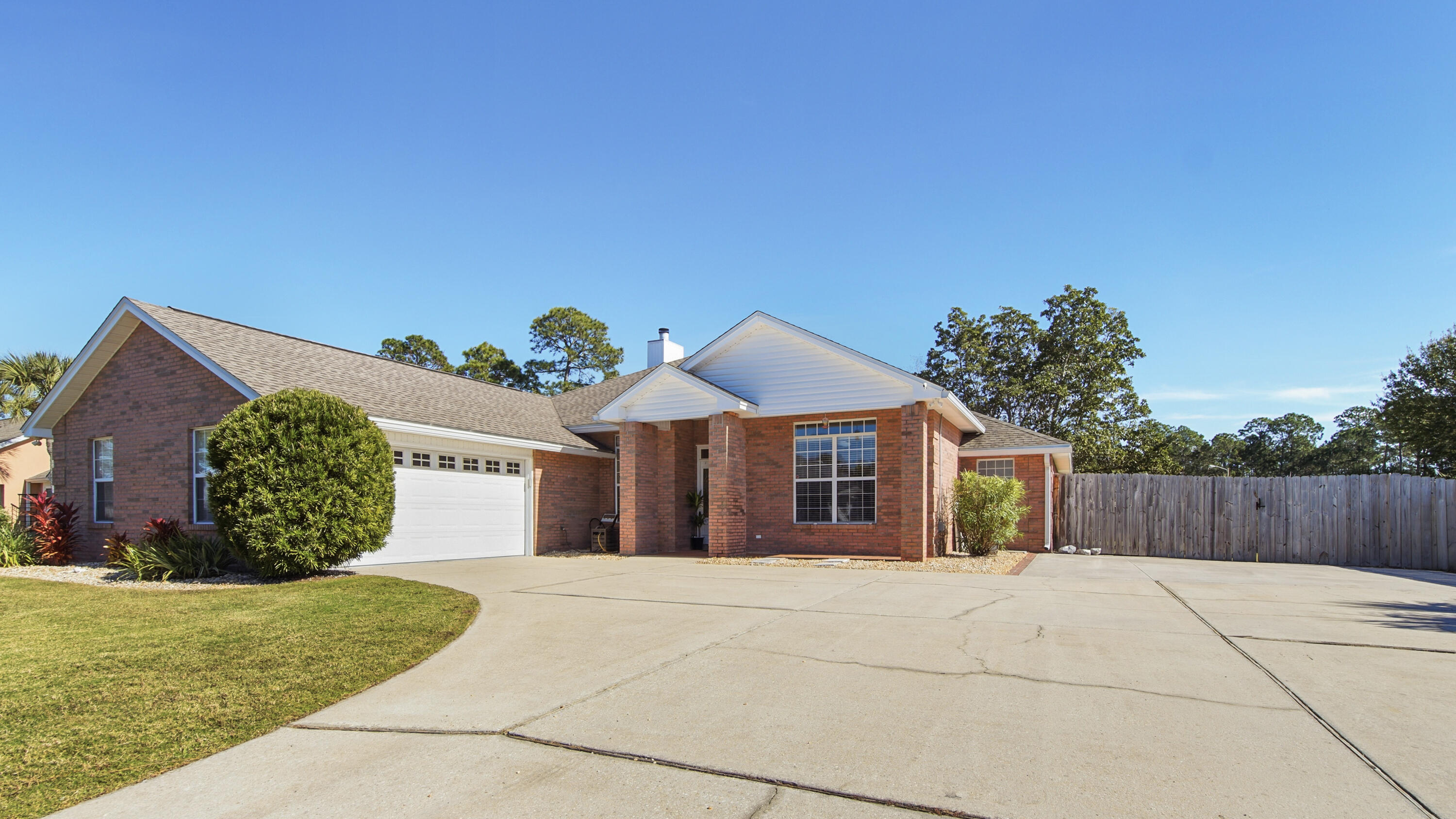 COLONY CLUB HARBOUR PH 3 - Residential