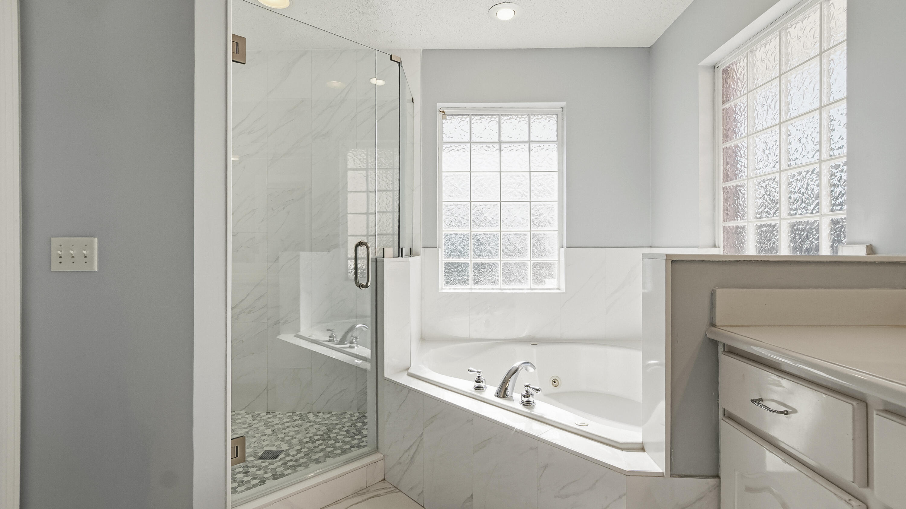 COLONY CLUB HARBOUR PH 3 - Residential