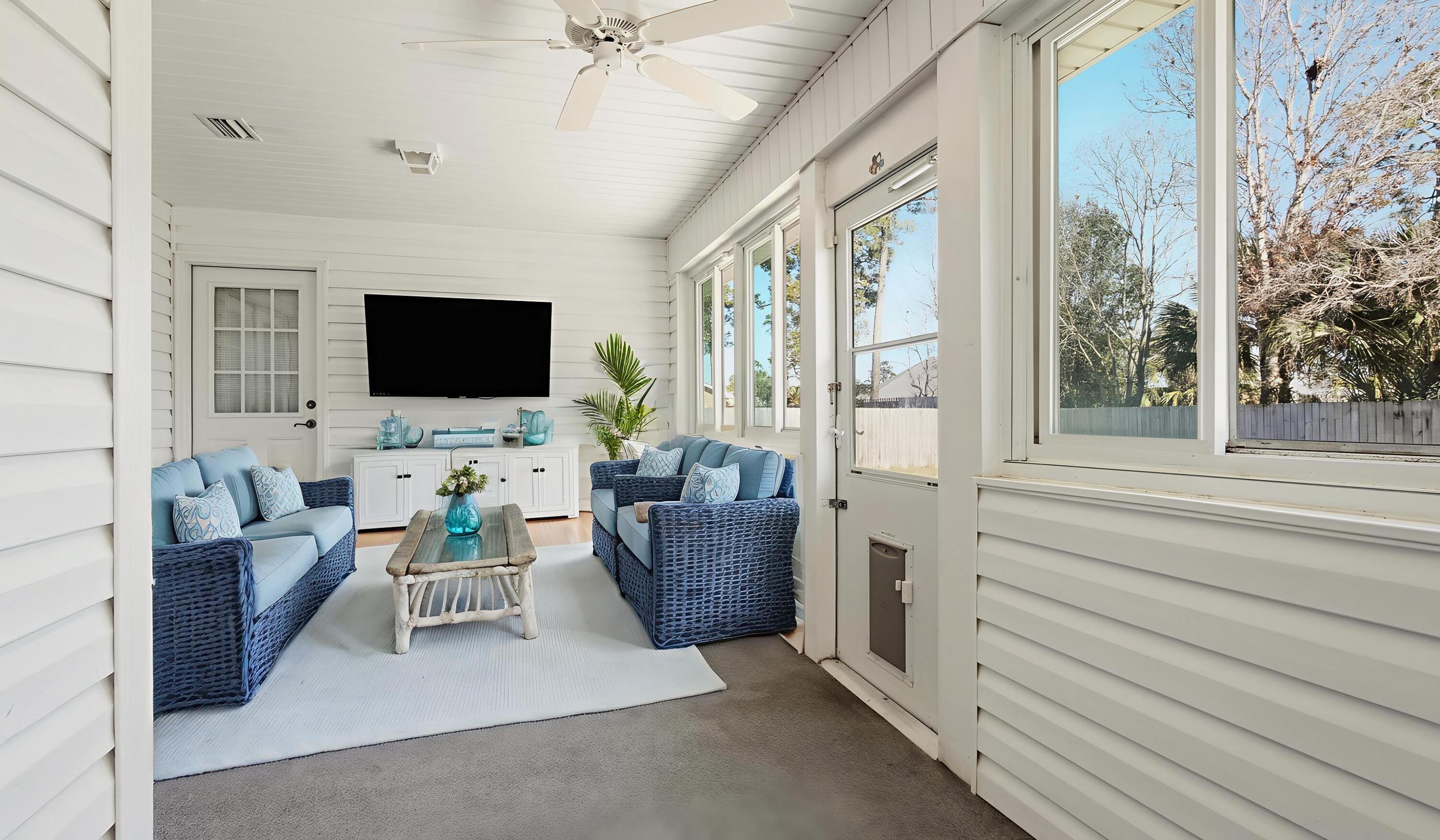 COLONY CLUB HARBOUR PH 3 - Residential