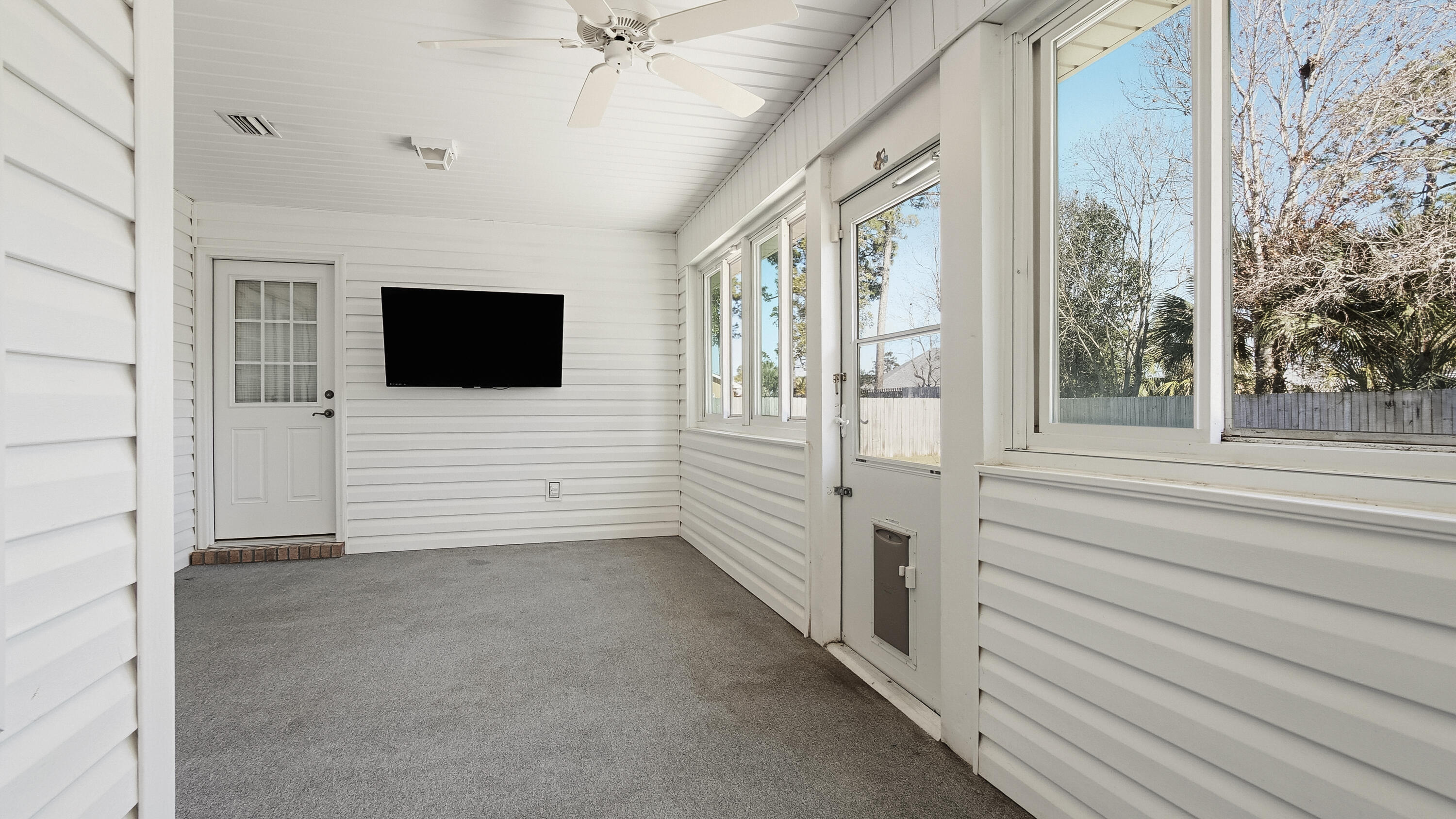 COLONY CLUB HARBOUR PH 3 - Residential