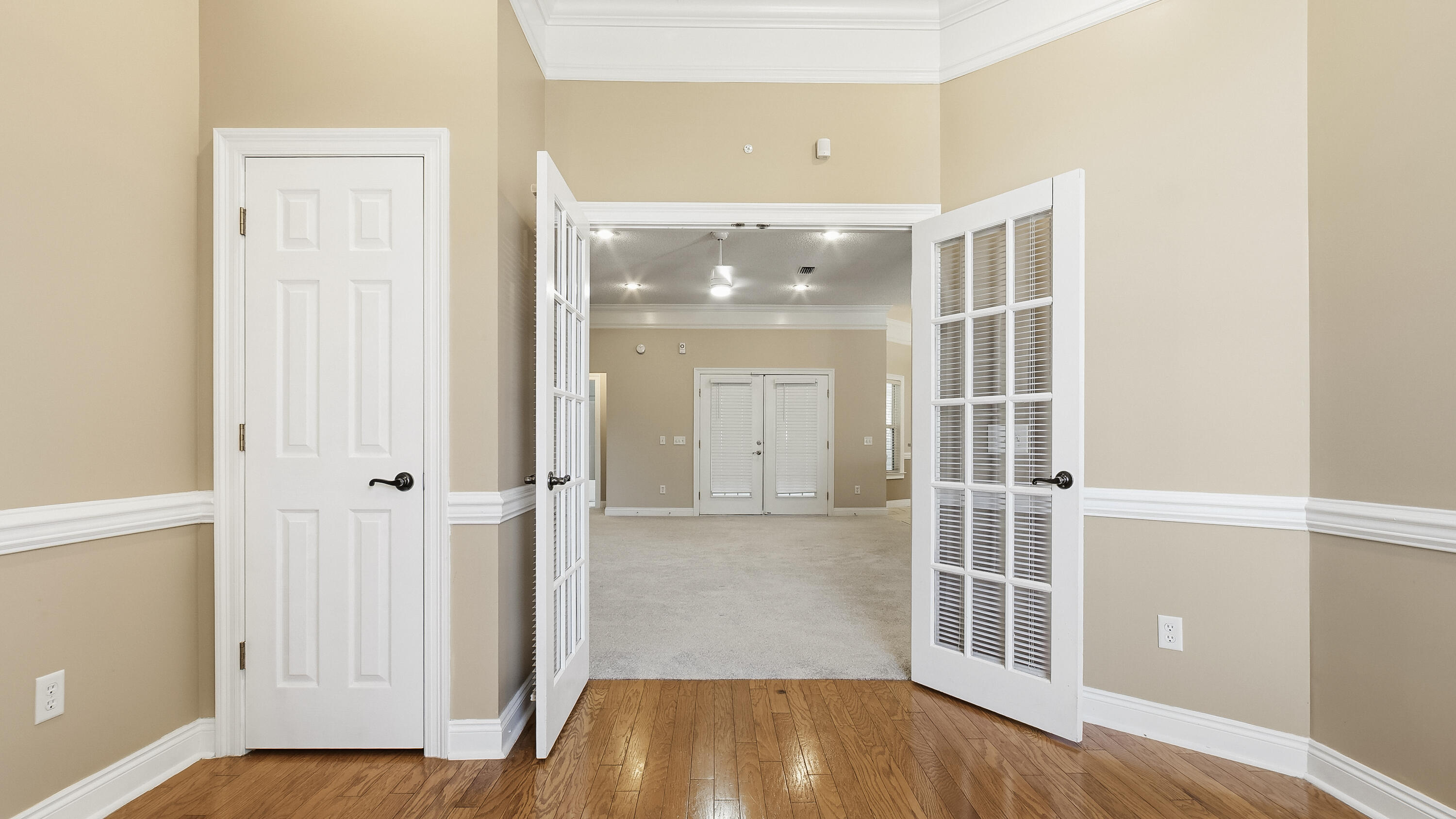 COLONY CLUB HARBOUR PH 3 - Residential