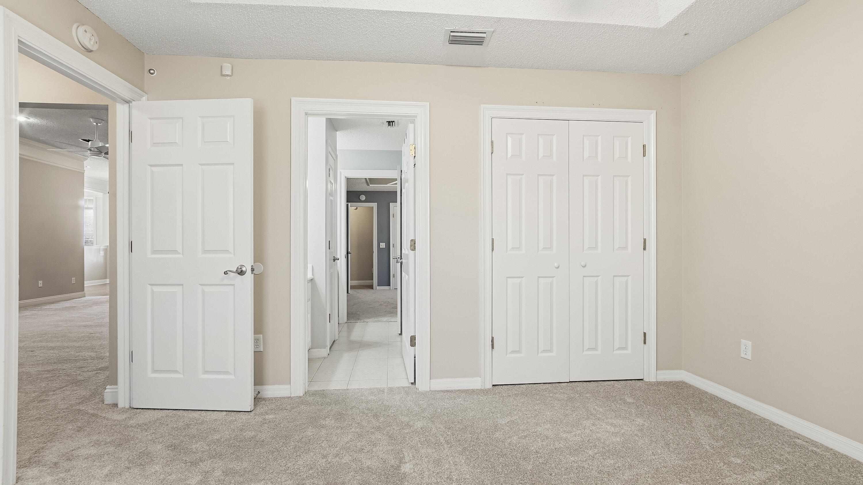 COLONY CLUB HARBOUR PH 3 - Residential