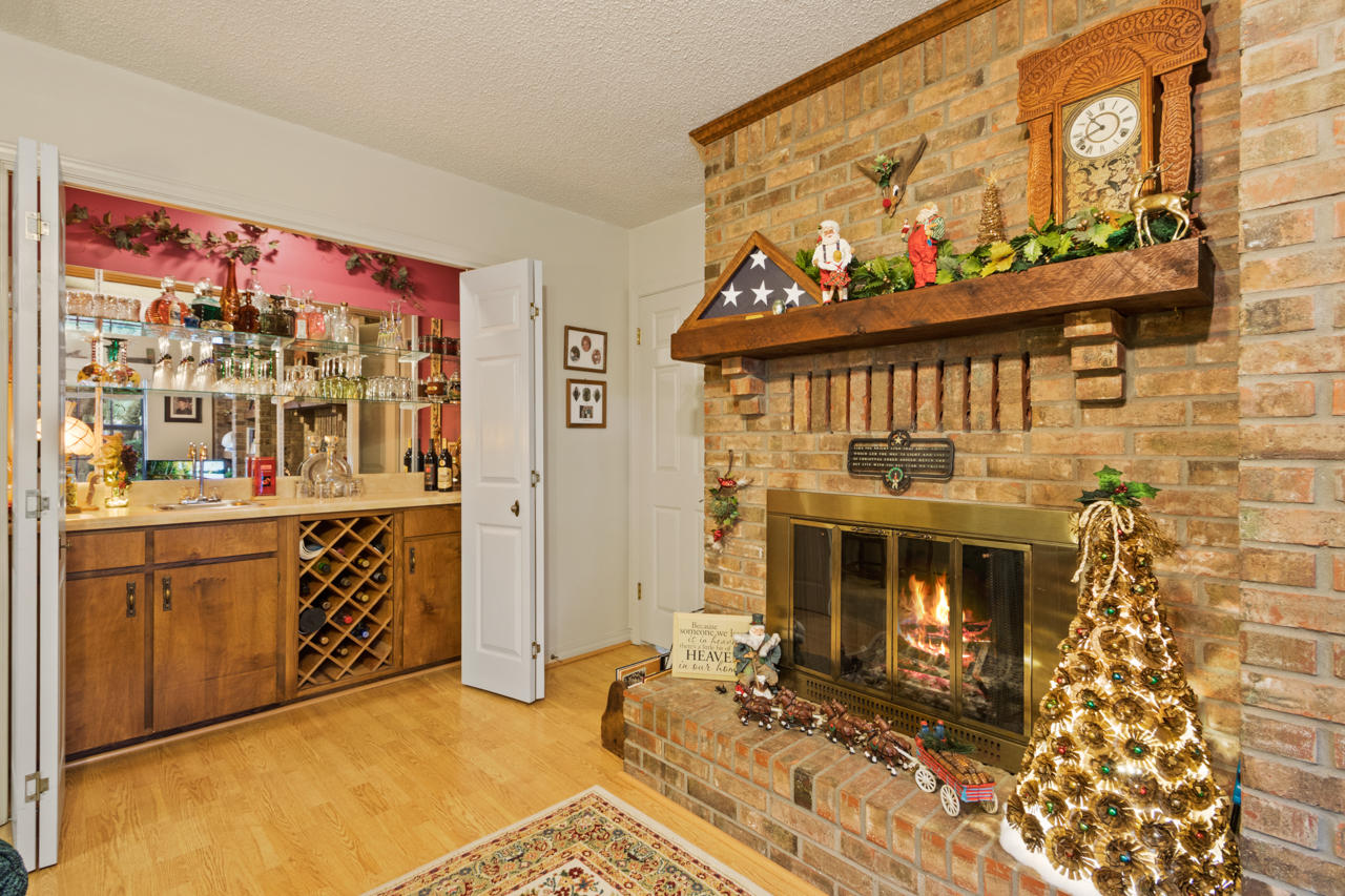 ROCKY BAYOU COUNTRY CLUB ESTATES 3 - Residential