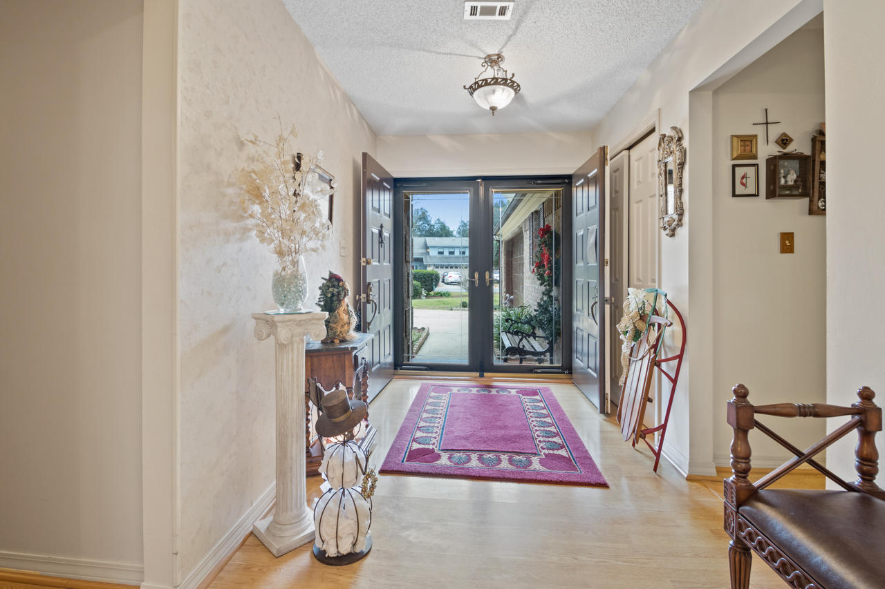 ROCKY BAYOU COUNTRY CLUB ESTATES 3 - Residential