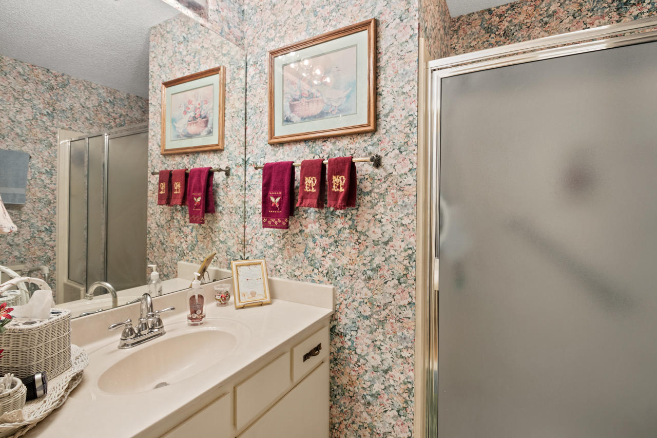 ROCKY BAYOU COUNTRY CLUB ESTATES 3 - Residential