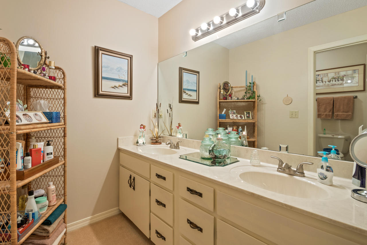 ROCKY BAYOU COUNTRY CLUB ESTATES 3 - Residential