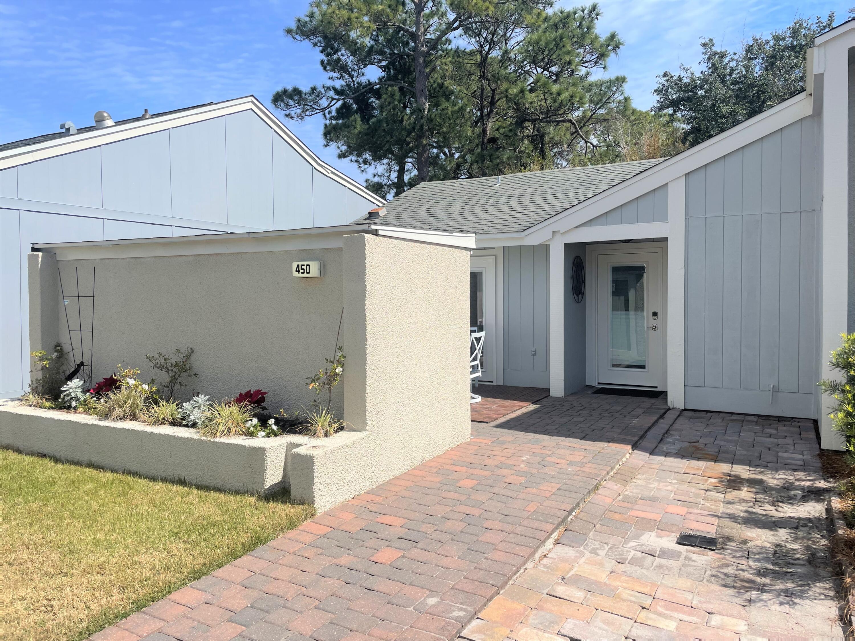 LINKSIDE VILLAGE UNIT 1 - Residential