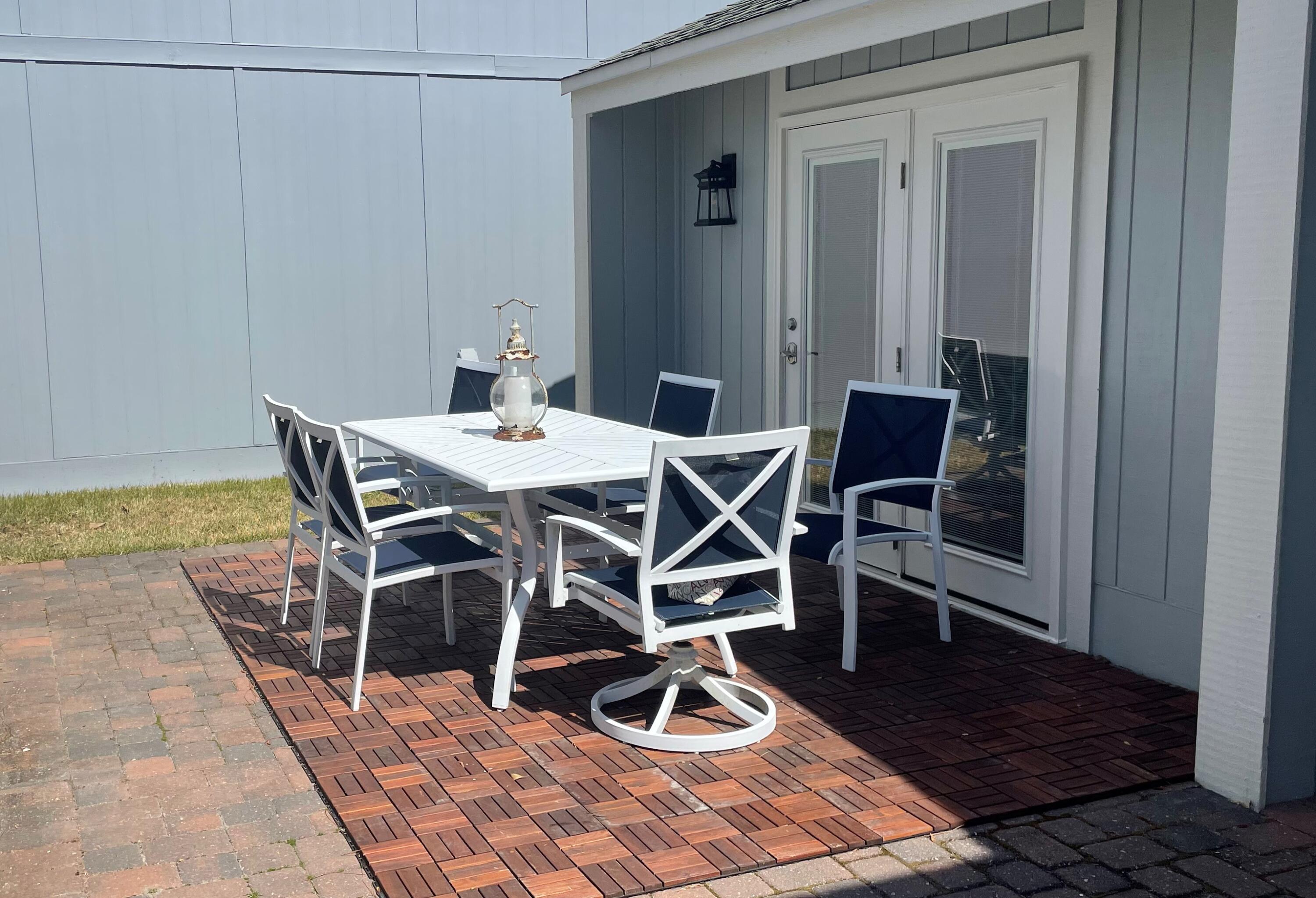 LINKSIDE VILLAGE UNIT 1 - Residential