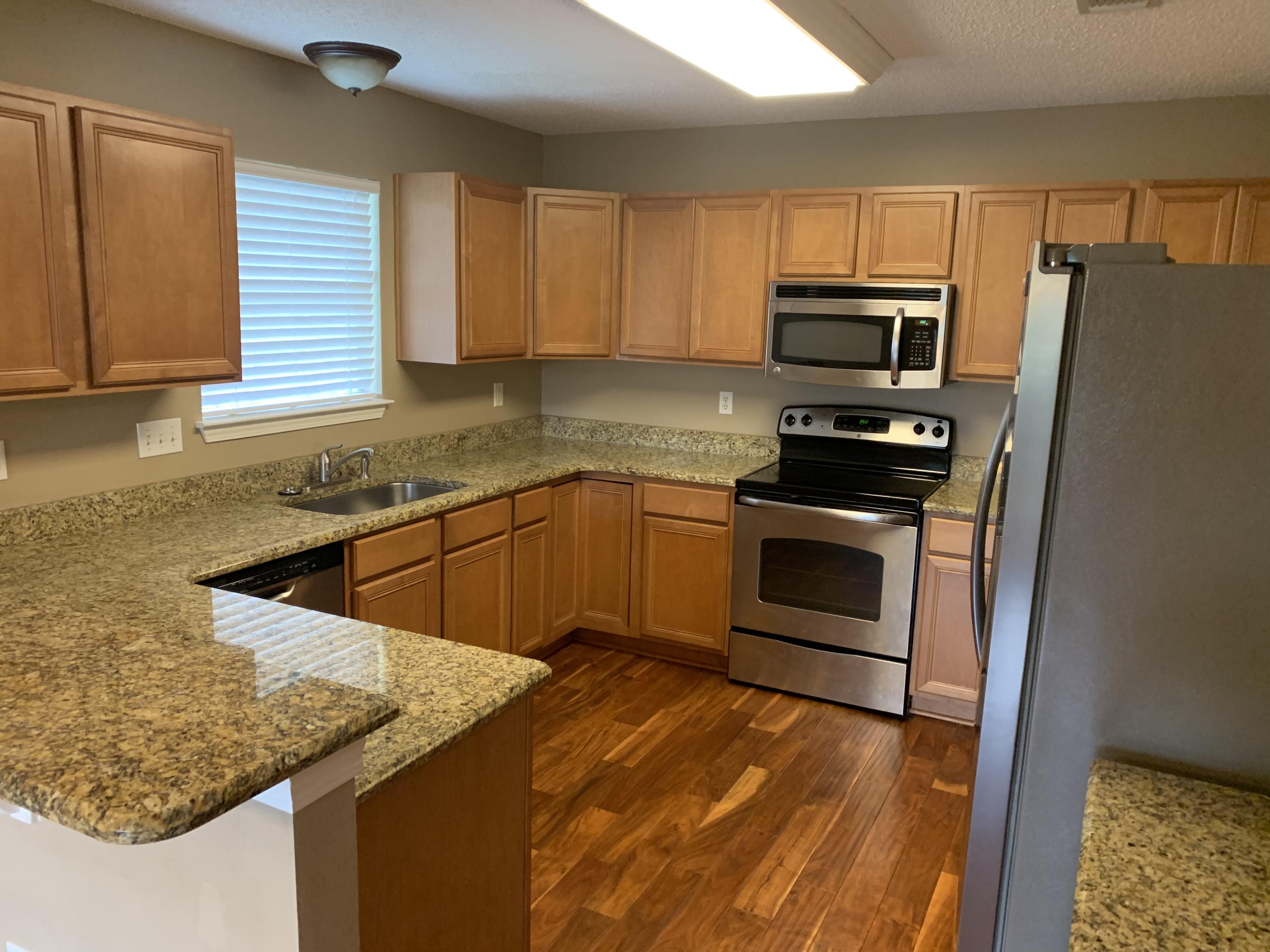 EMERALD LAKES PH 3 - Residential Lease