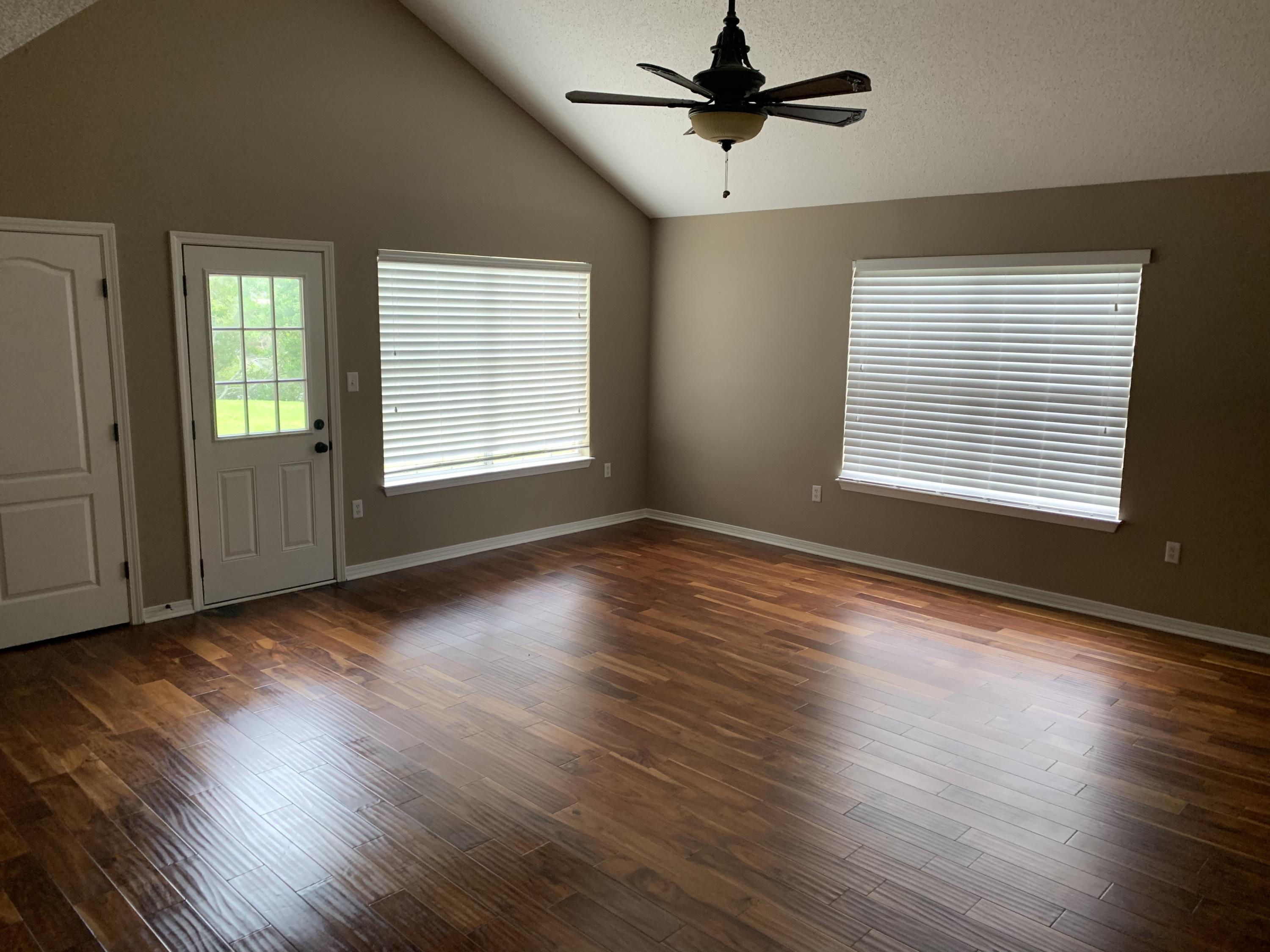 EMERALD LAKES PH 3 - Residential Lease