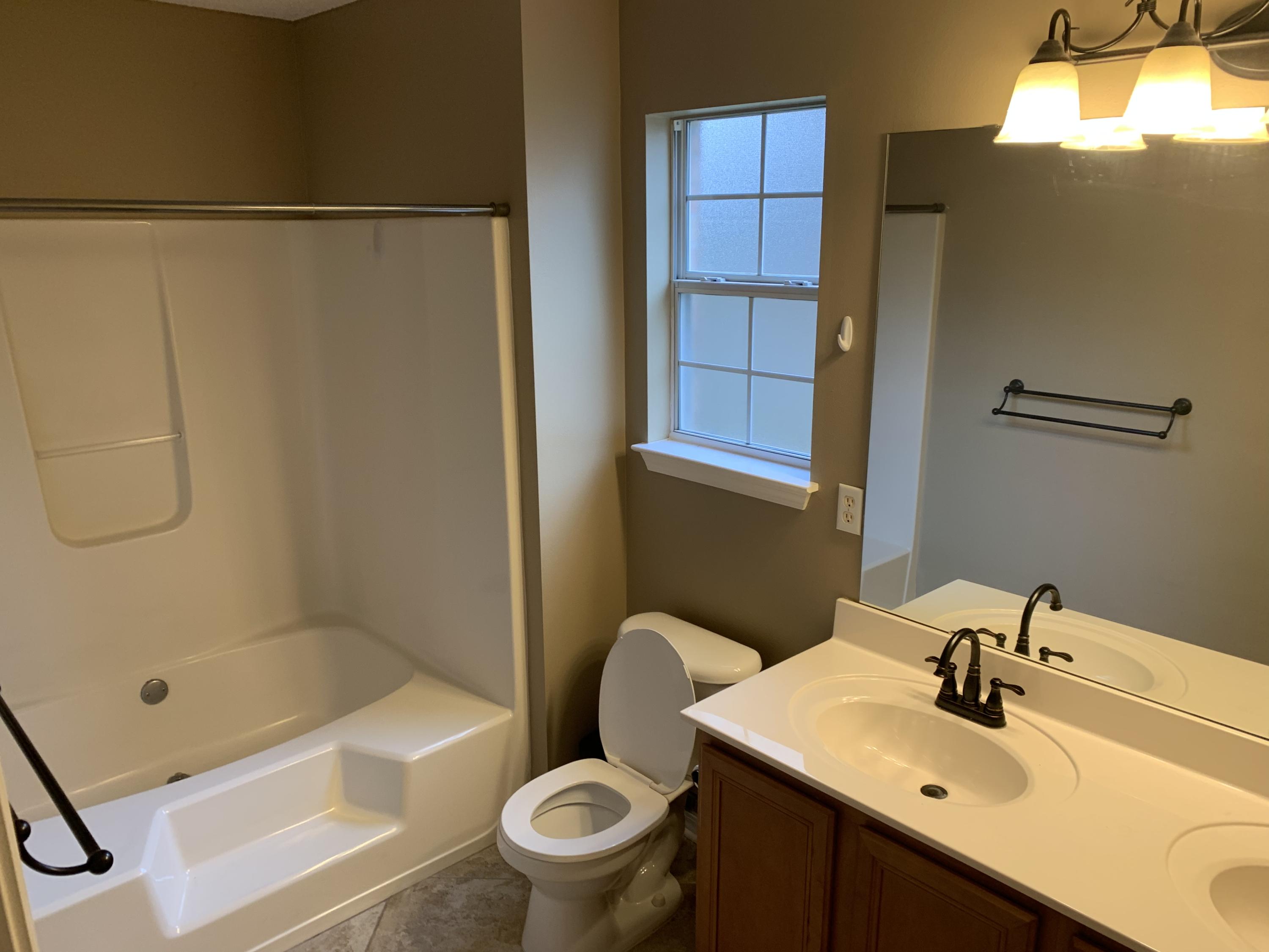 EMERALD LAKES PH 3 - Residential Lease