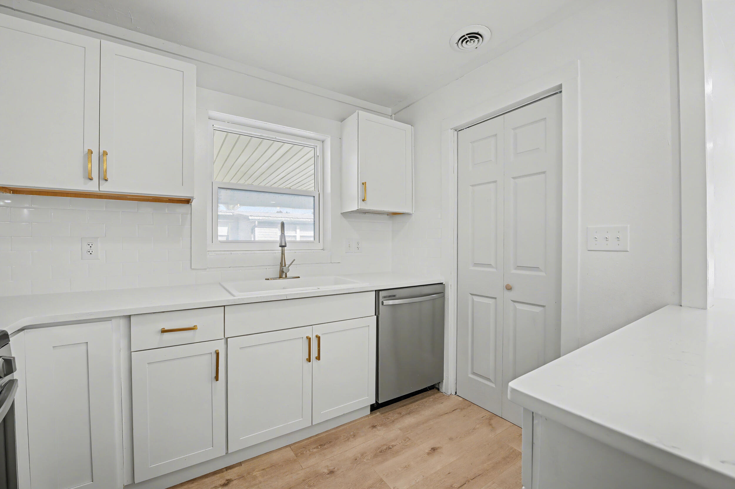 OAK TREE PARK - Residential