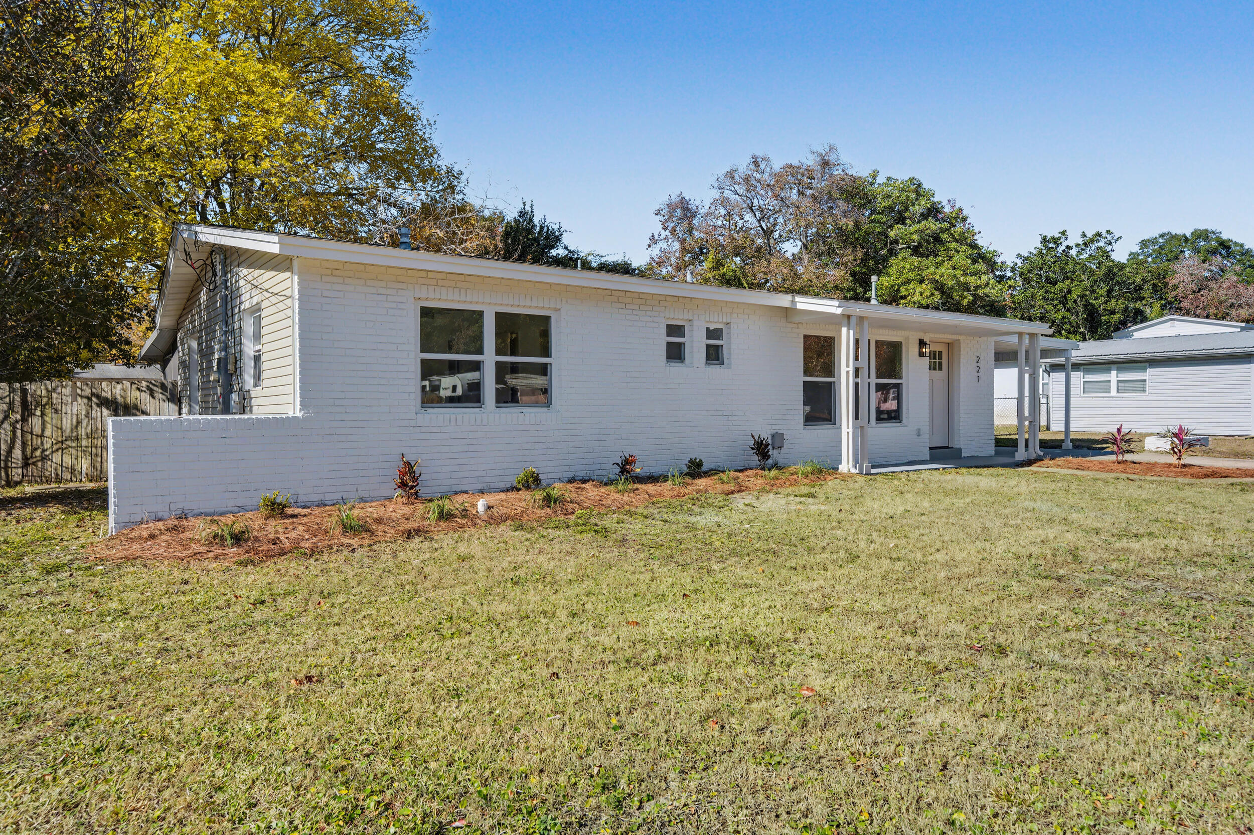 OAK TREE PARK - Residential