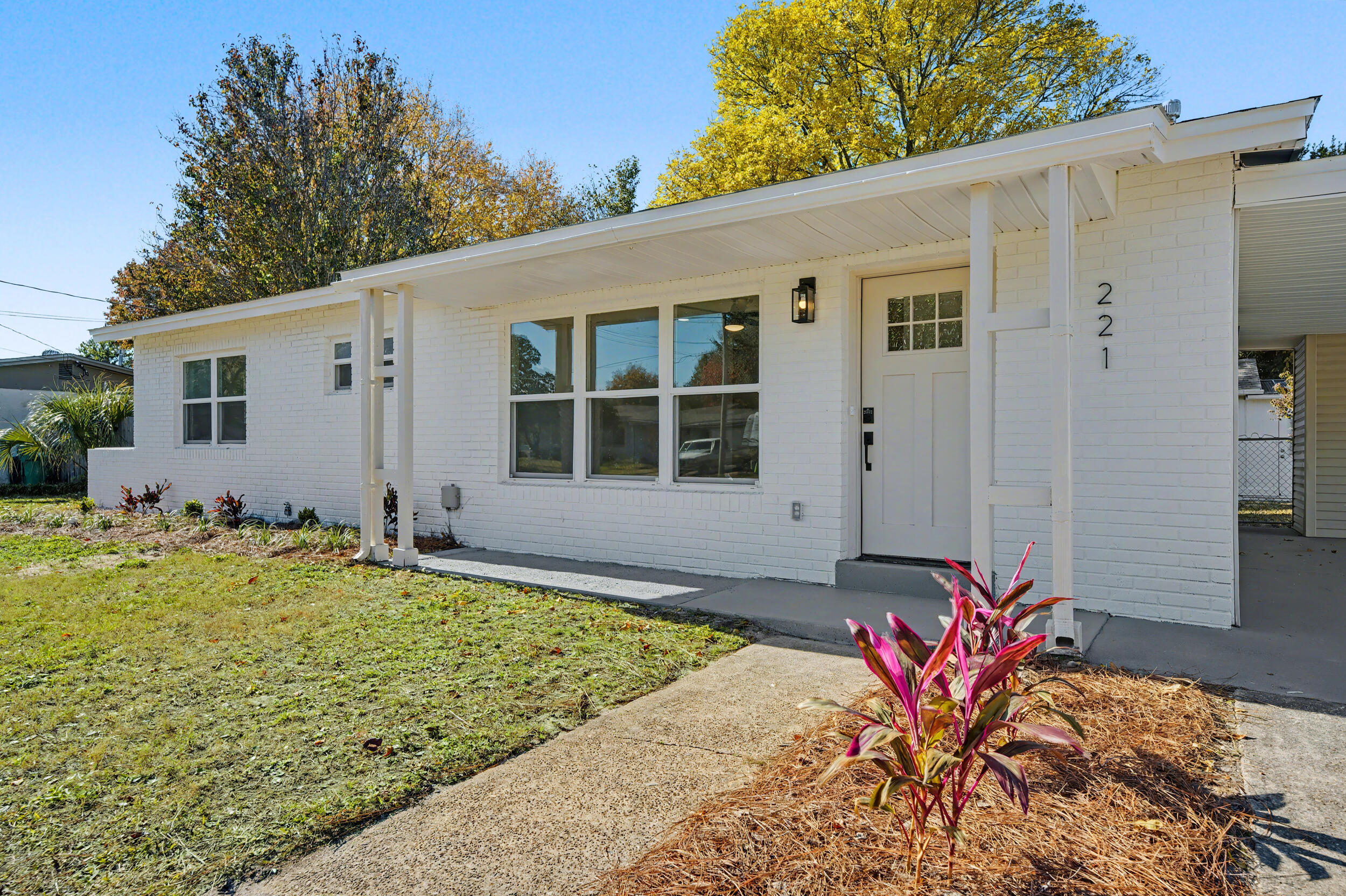 OAK TREE PARK - Residential