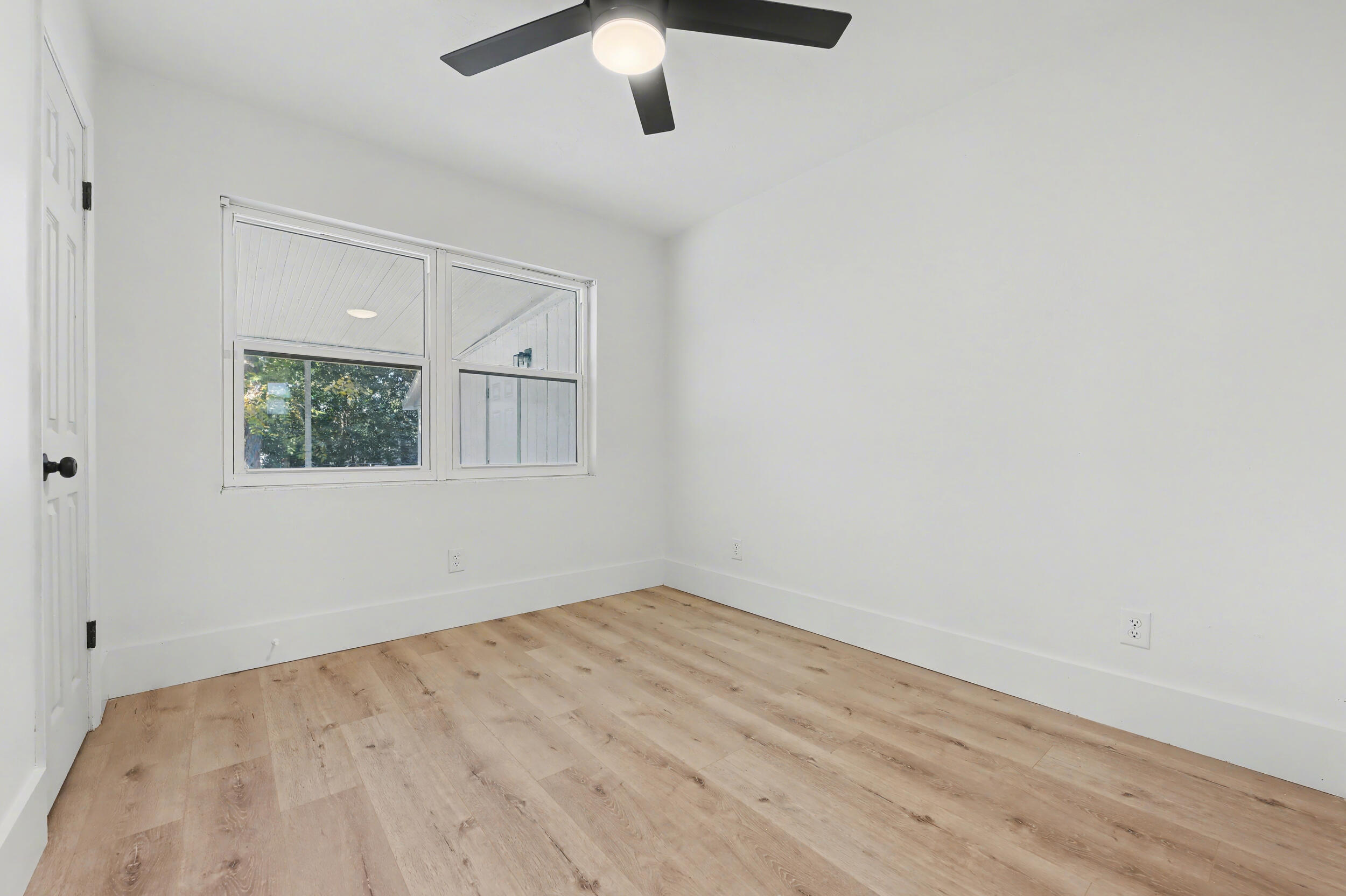 OAK TREE PARK - Residential