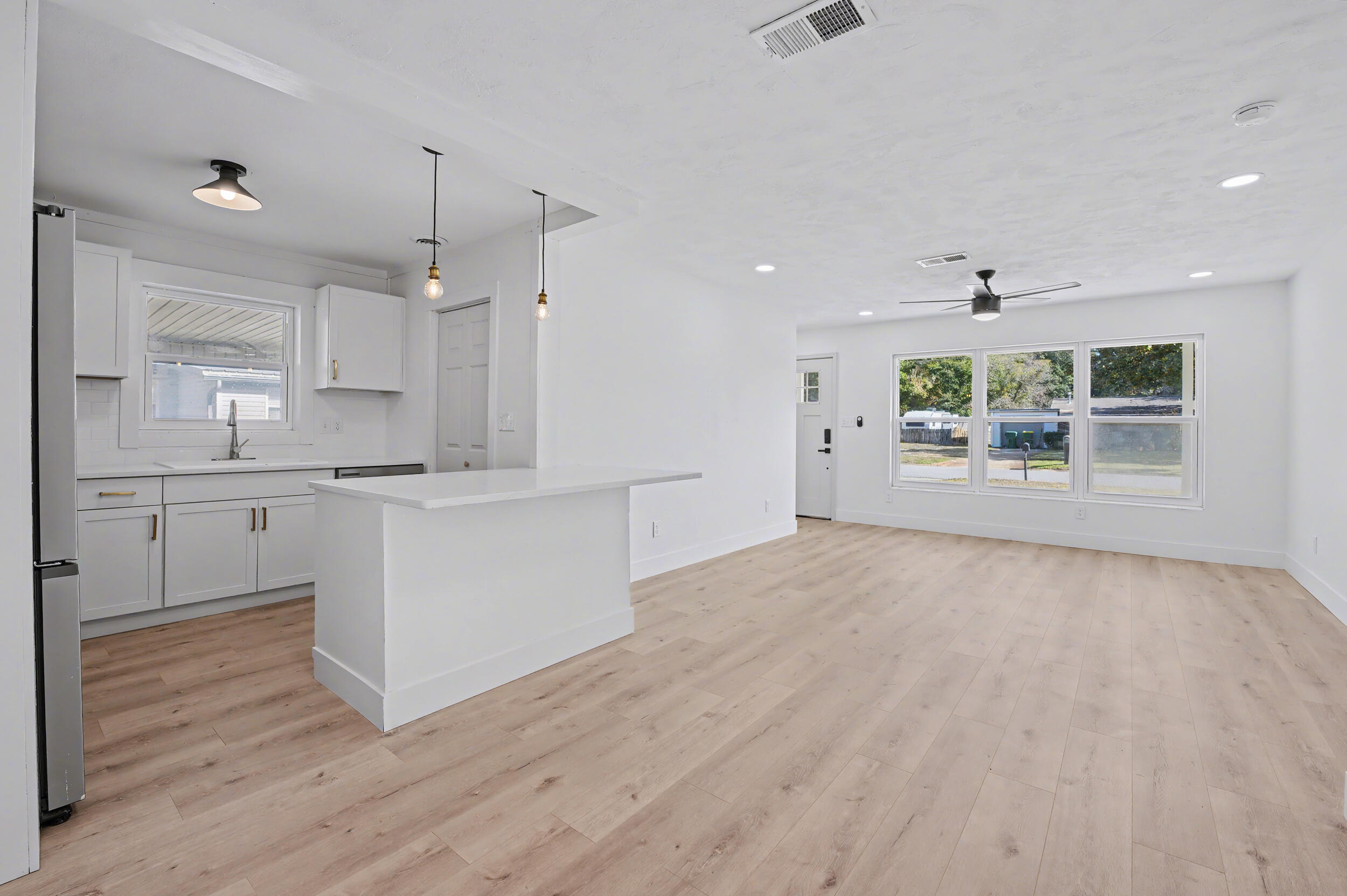 OAK TREE PARK - Residential