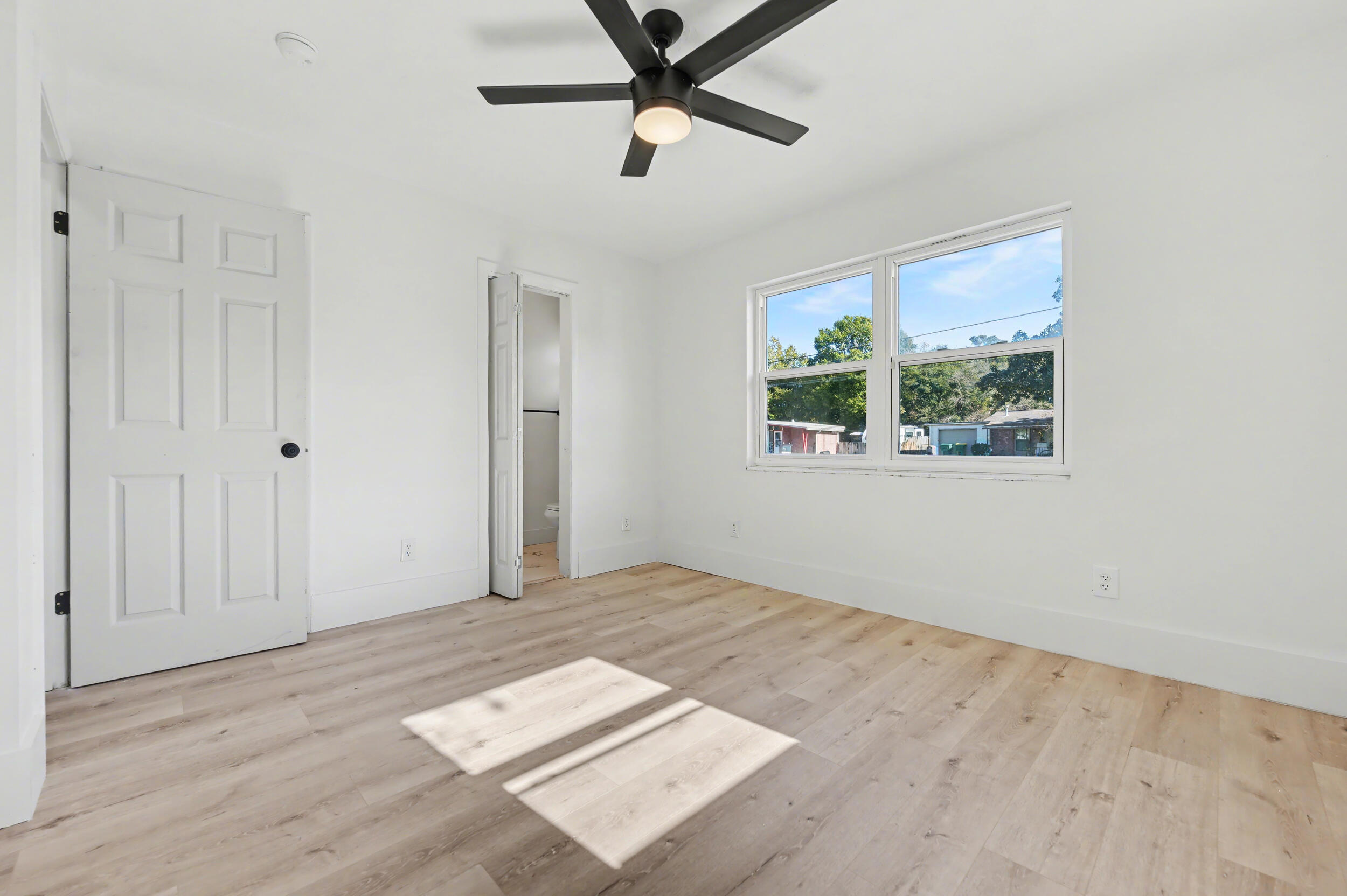 OAK TREE PARK - Residential