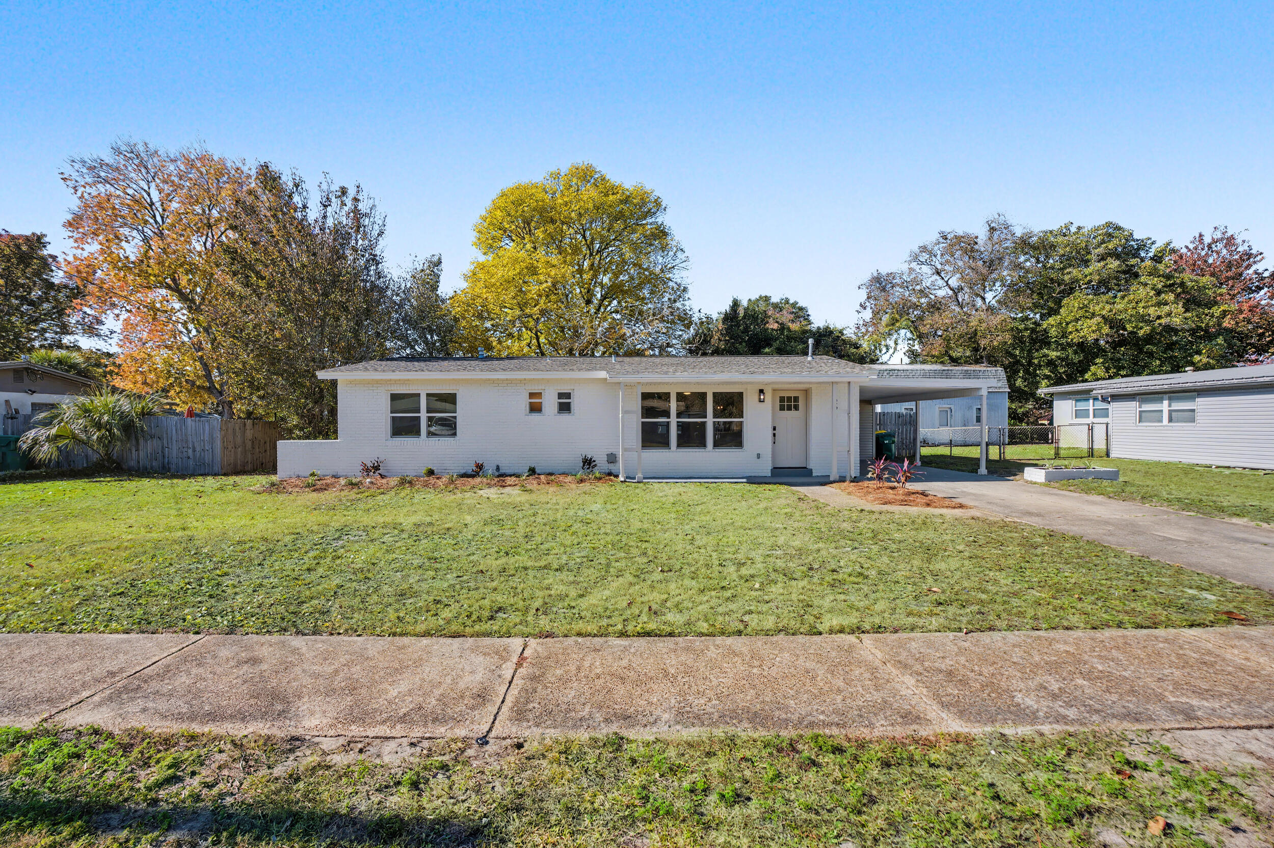 OAK TREE PARK - Residential