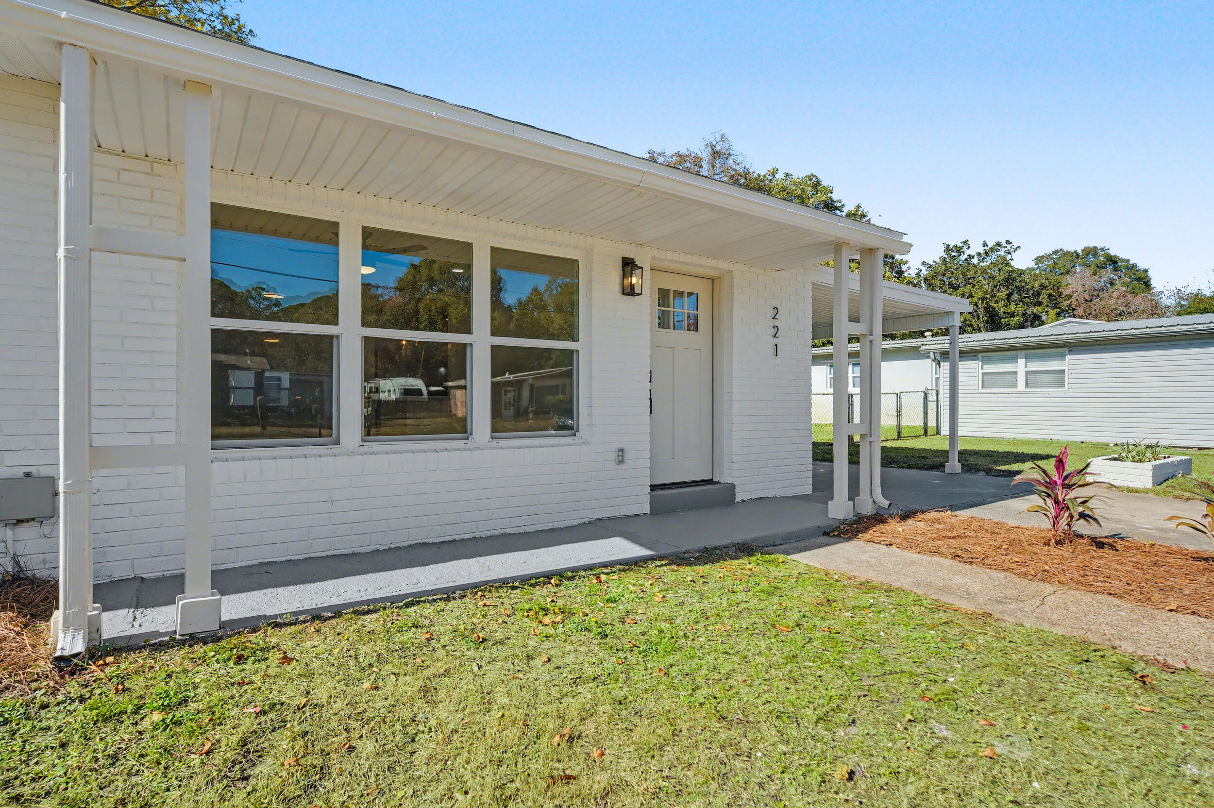 OAK TREE PARK - Residential