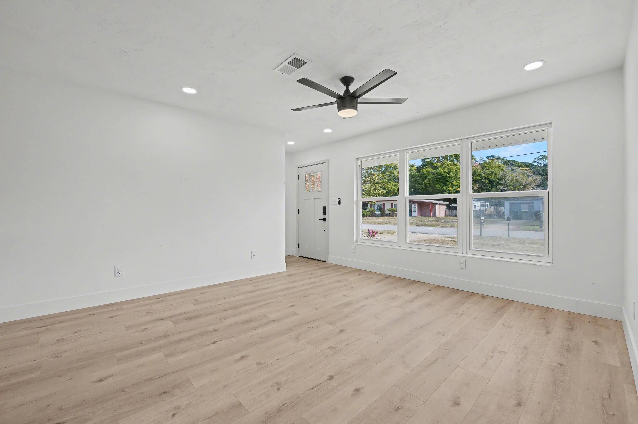 OAK TREE PARK - Residential