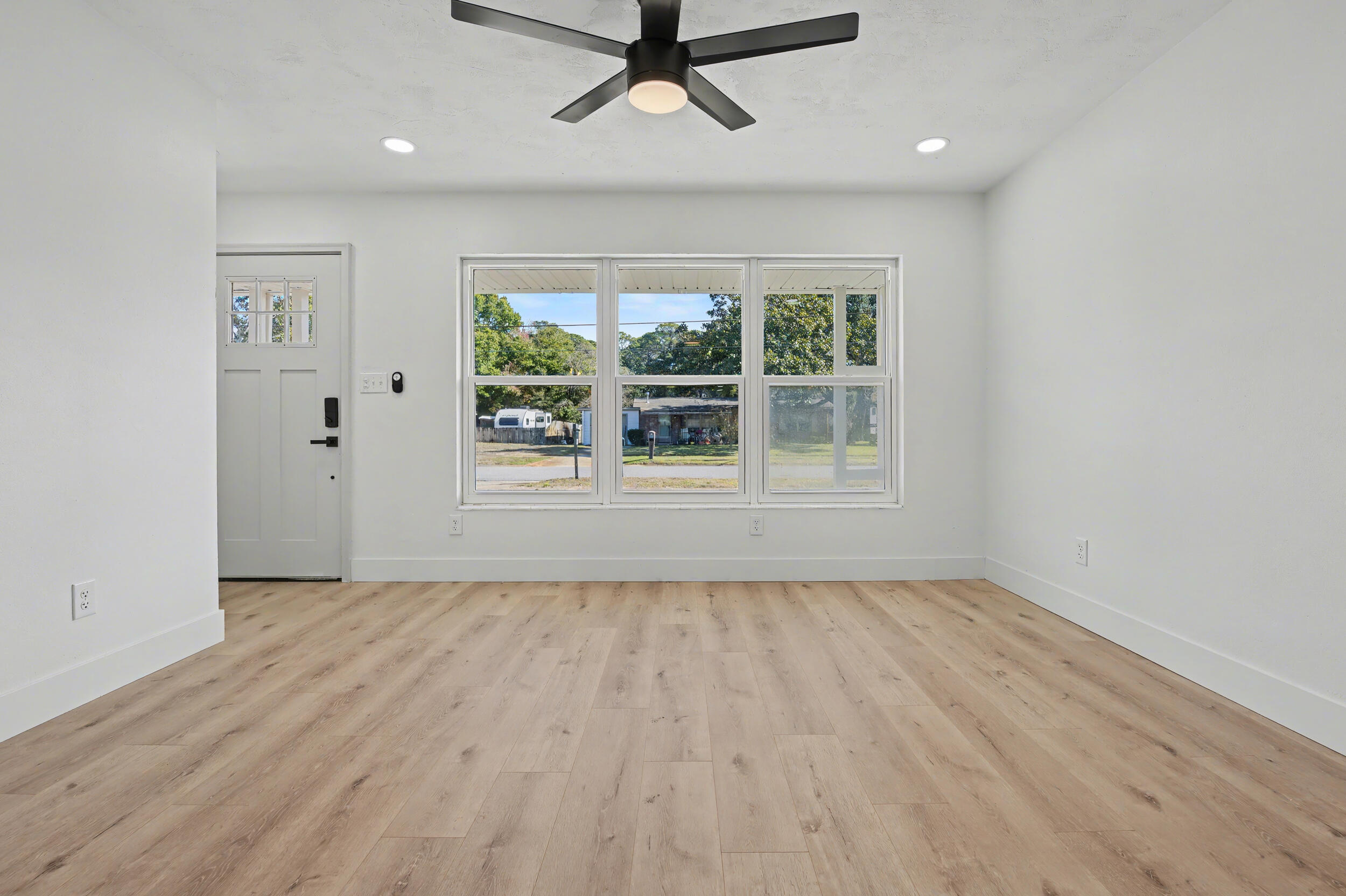 OAK TREE PARK - Residential