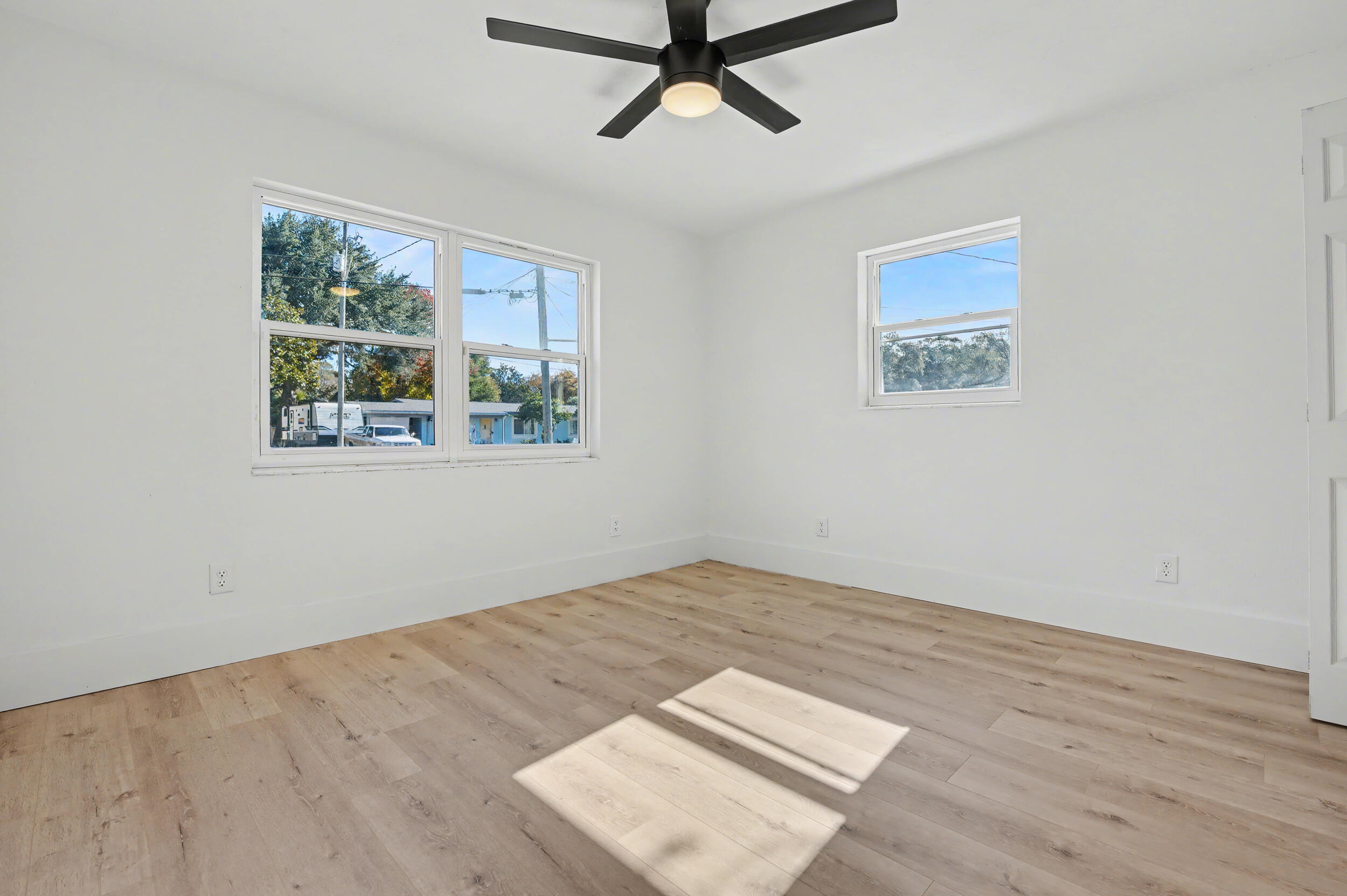 OAK TREE PARK - Residential