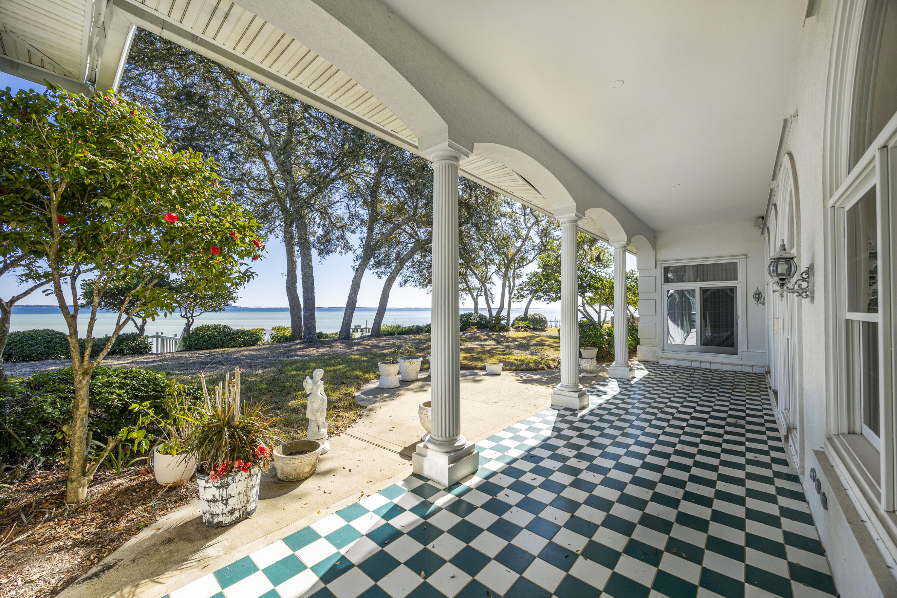 SHALIMAR POINTE S/D - Residential