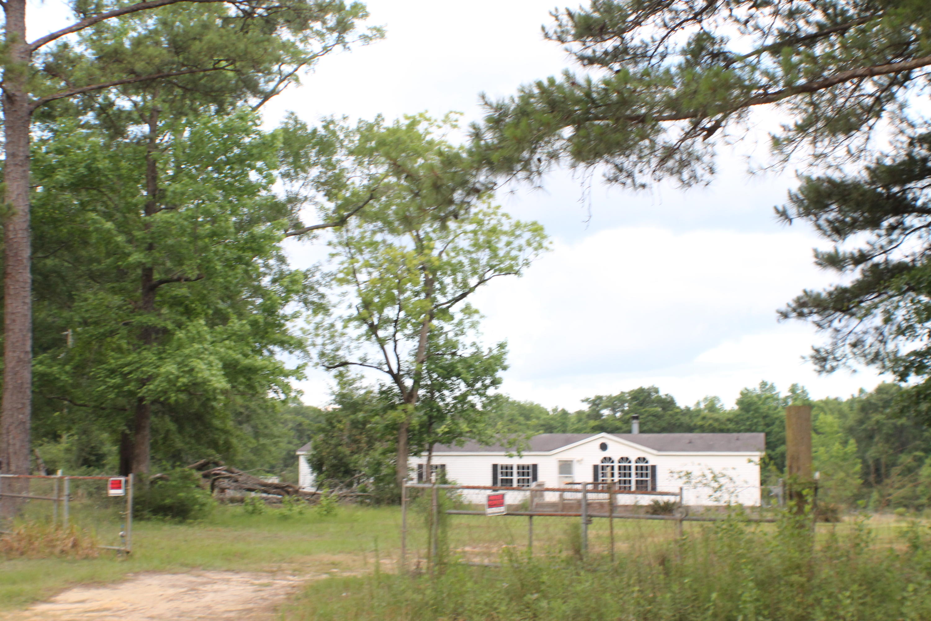 NO RECORDED SUBDIVISION - Residential