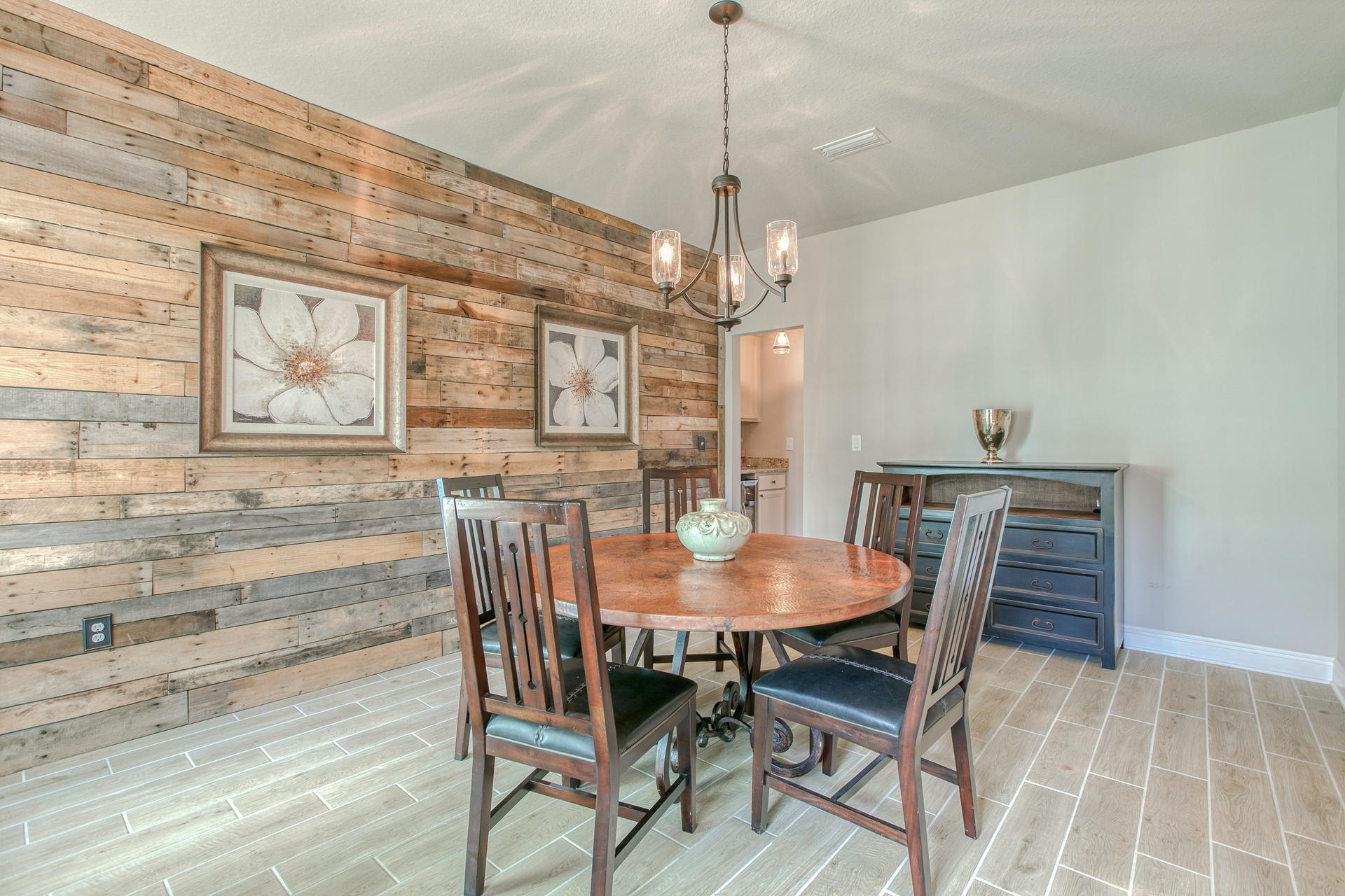 Mussett Bayou Manor - Residential