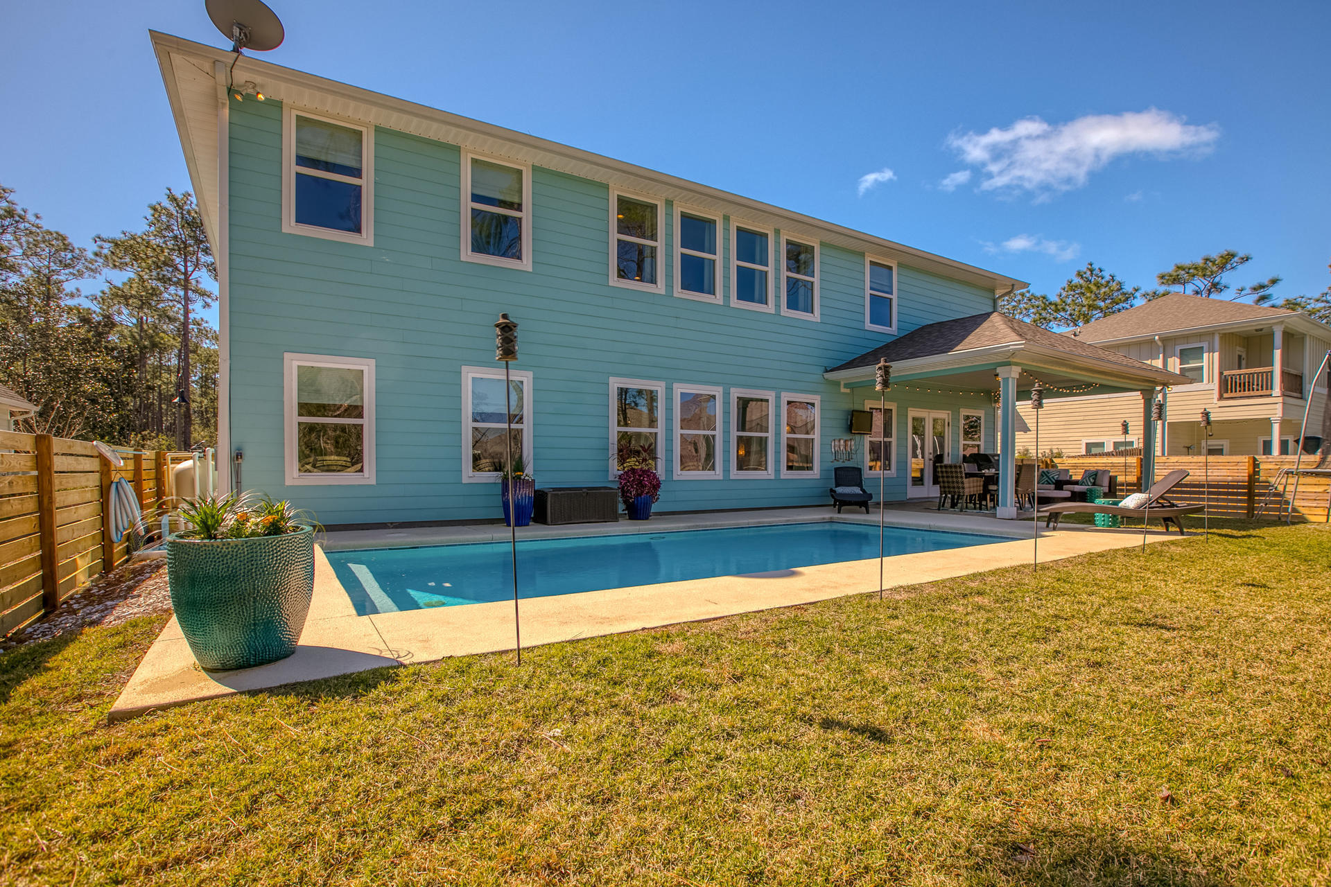 Mussett Bayou Manor - Residential