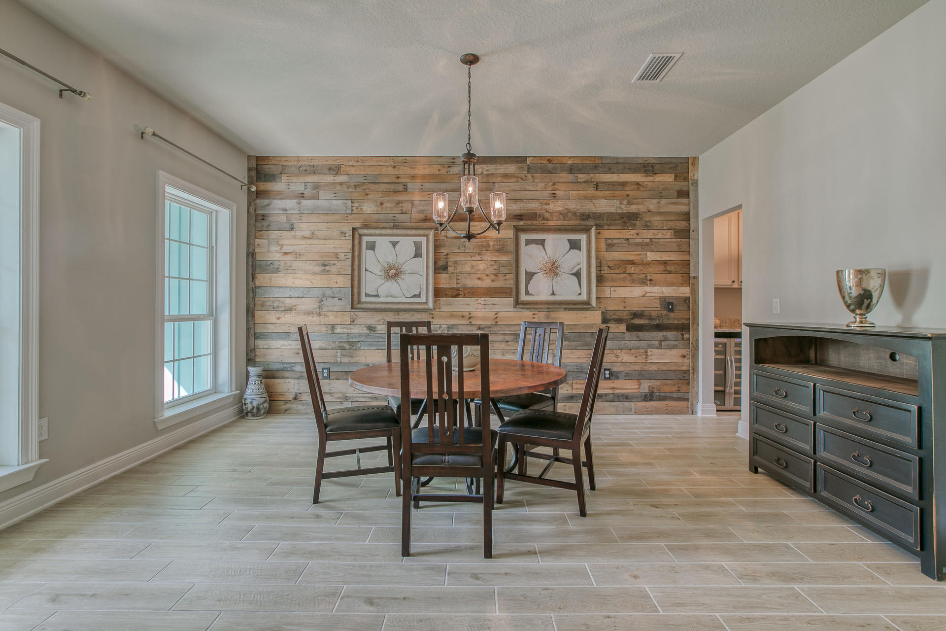 Mussett Bayou Manor - Residential