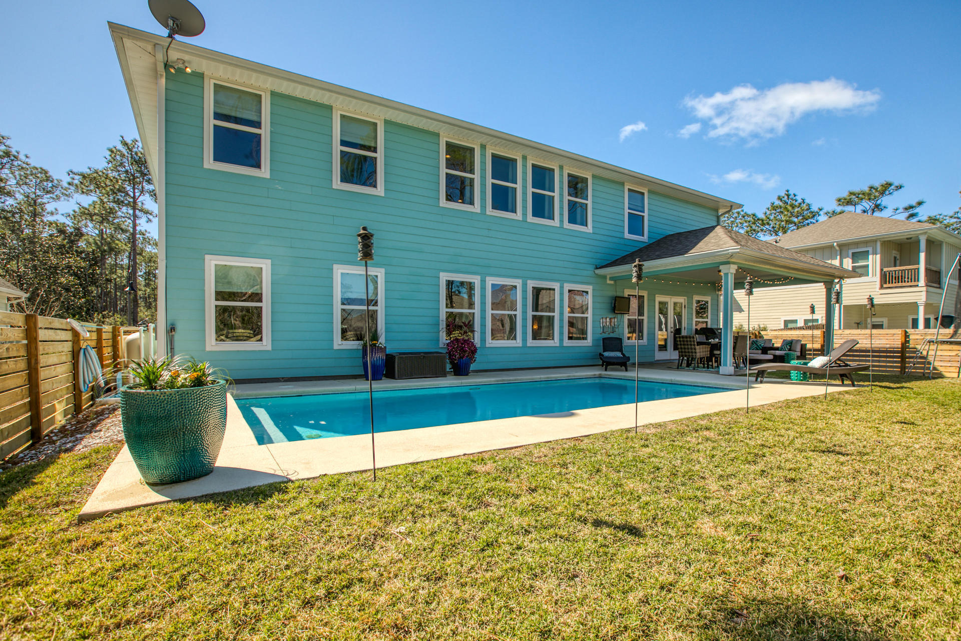 Mussett Bayou Manor - Residential