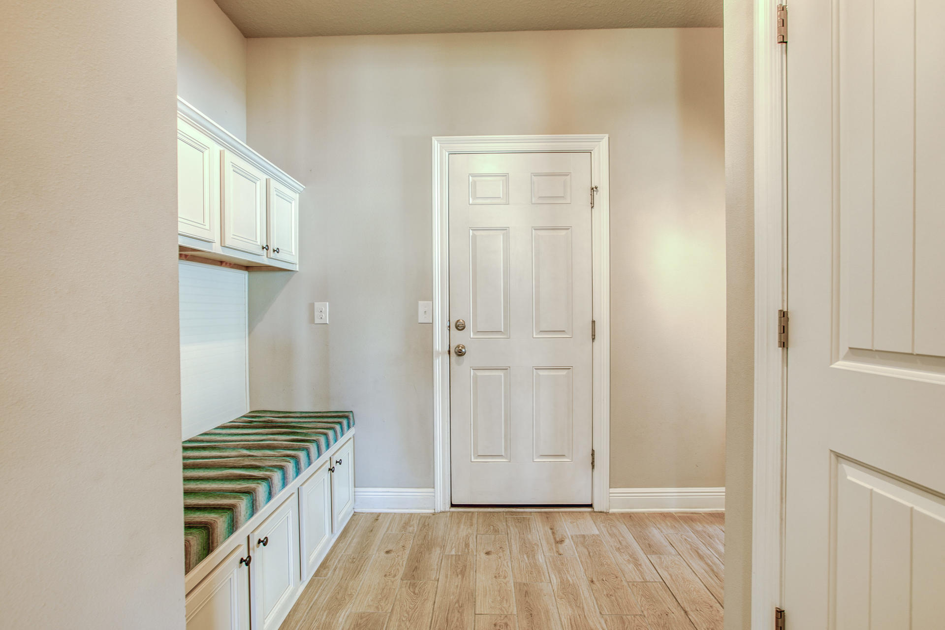 Mussett Bayou Manor - Residential