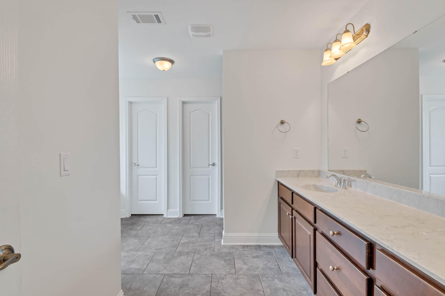 Nature Lake - Residential