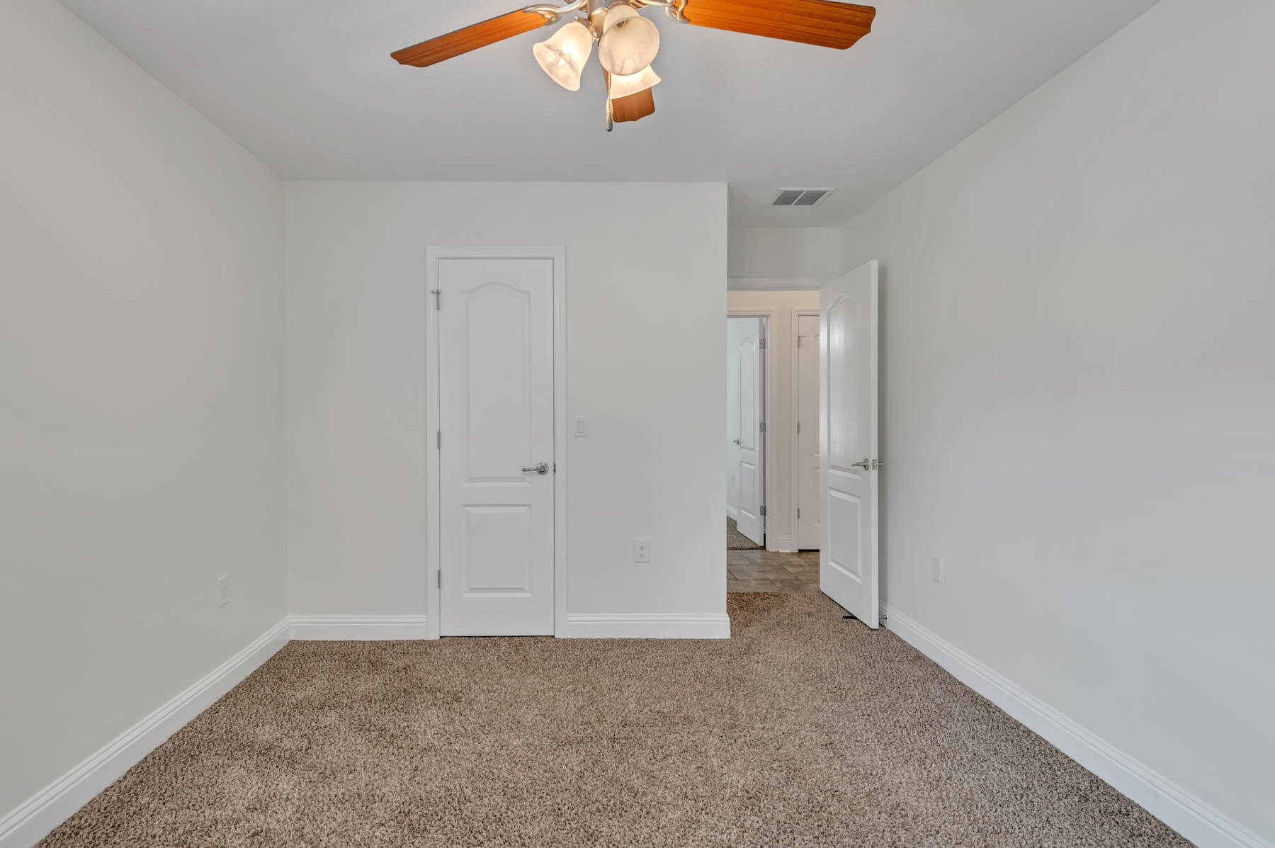 Nature Lake - Residential