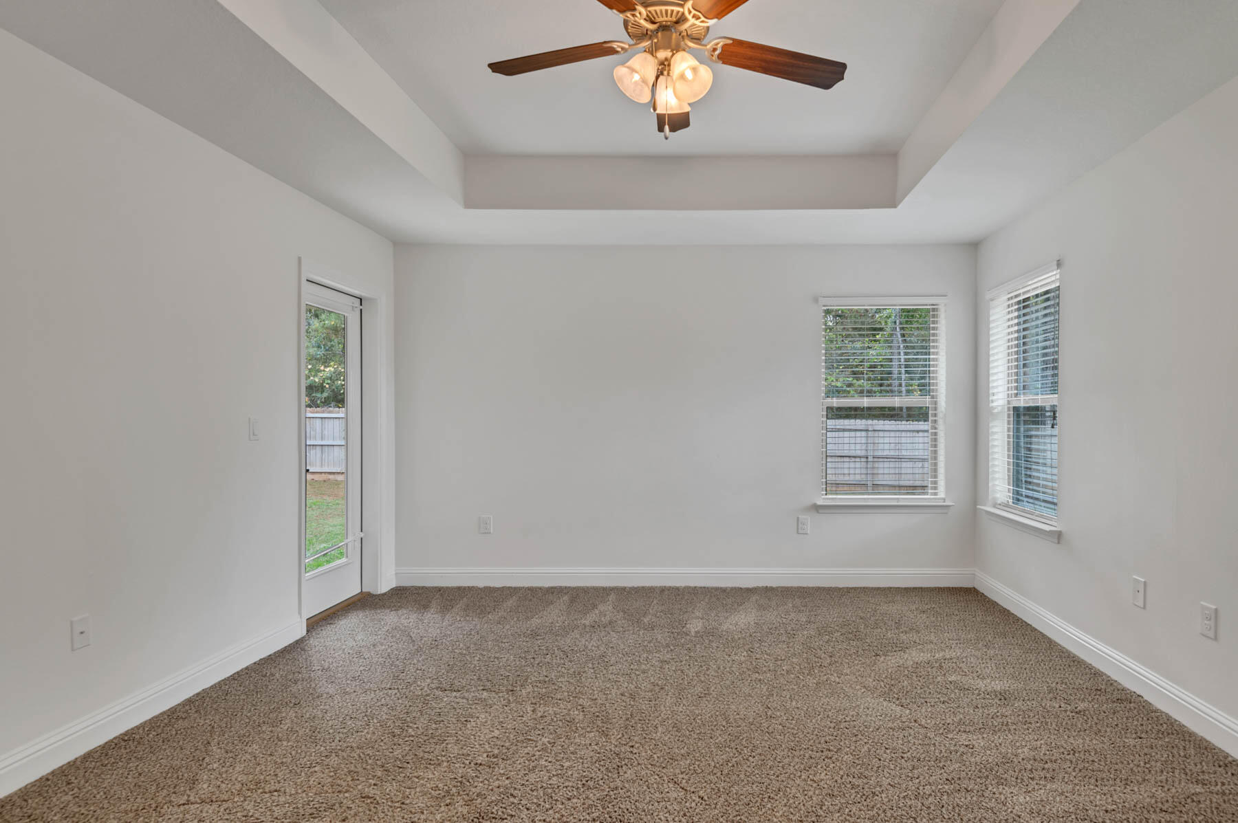 Nature Lake - Residential