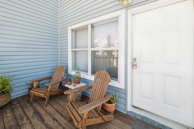 Welcome to your cozy getaway by the beach in Santa Rosa Sound, just a short walk for Navarre Beach's beautiful white sand. This lovely townhouse is the perfect mix of beach living, minutes away from local restaurants, and fun things to do. Inside, you'll find a comfy living space on the main floor. The kitchen has everything you need to cook tasty meals after a day at the beach. Step onto the balcony to enjoy your morning coffee or watch the sunset over Navarre. Upstairs, you'll find a peaceful master bedroom where you can relax and sleep soundly, with the soothing sounds of the ocean breeze.
