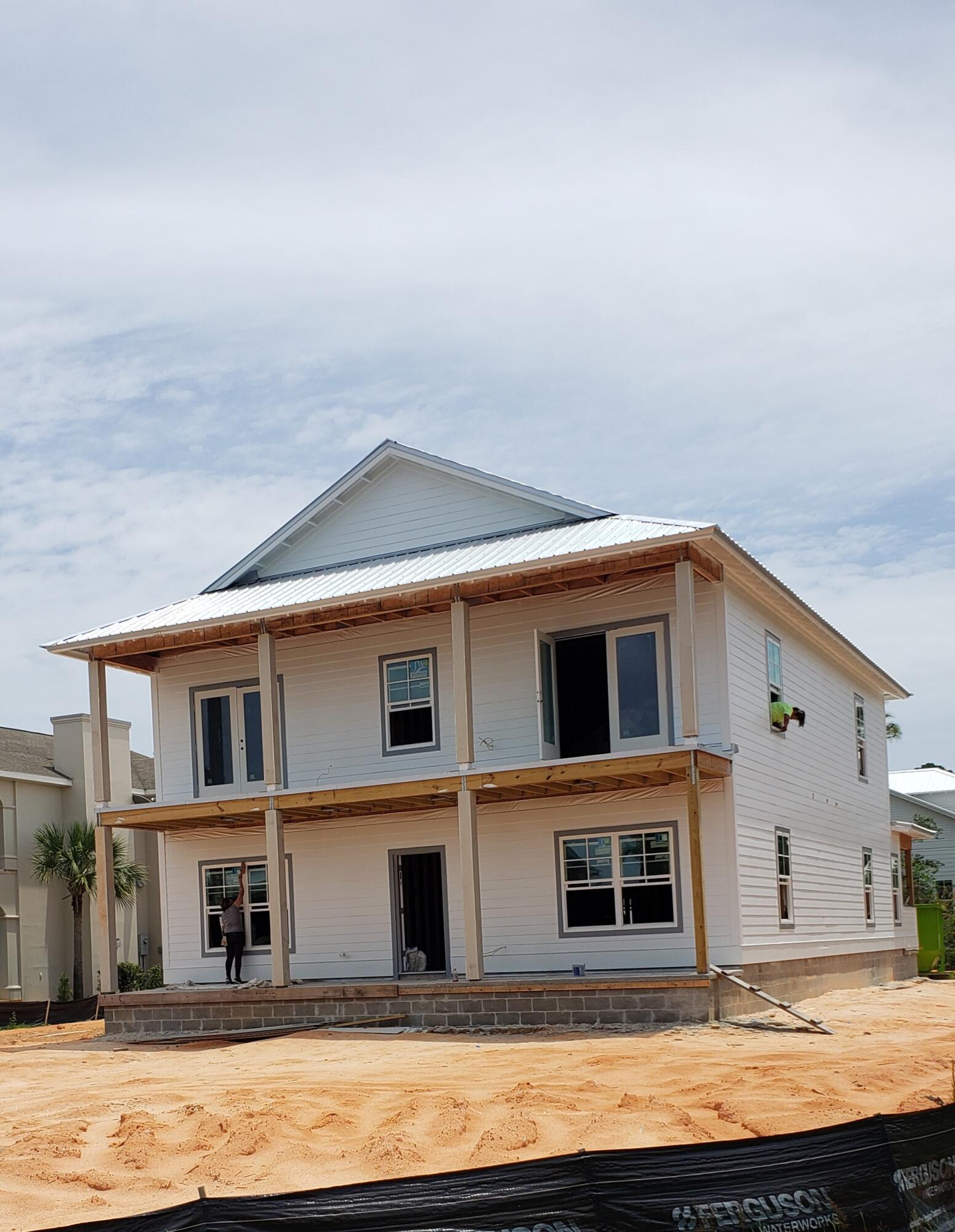 PELICAN BAY - Residential