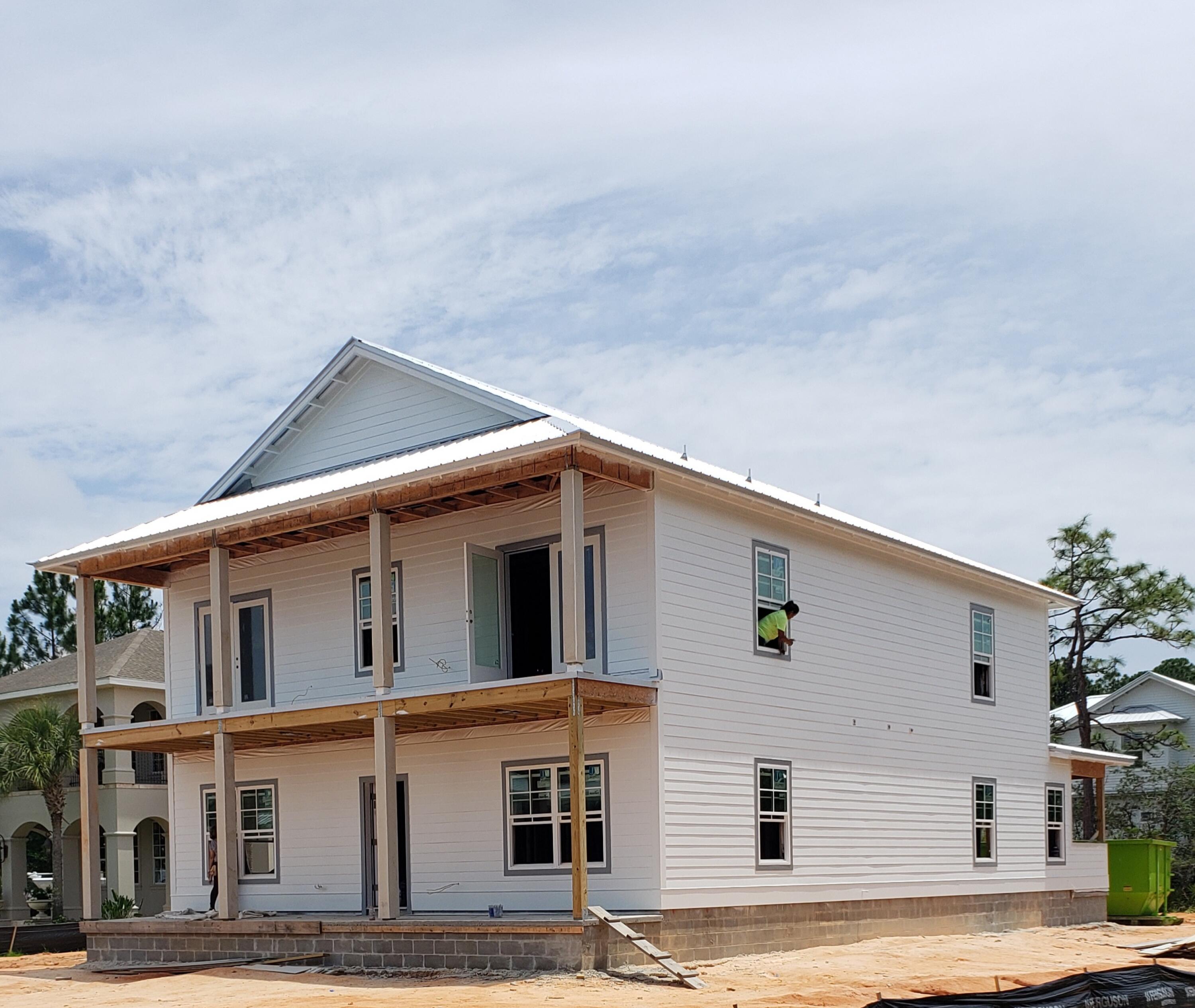 PELICAN BAY - Residential