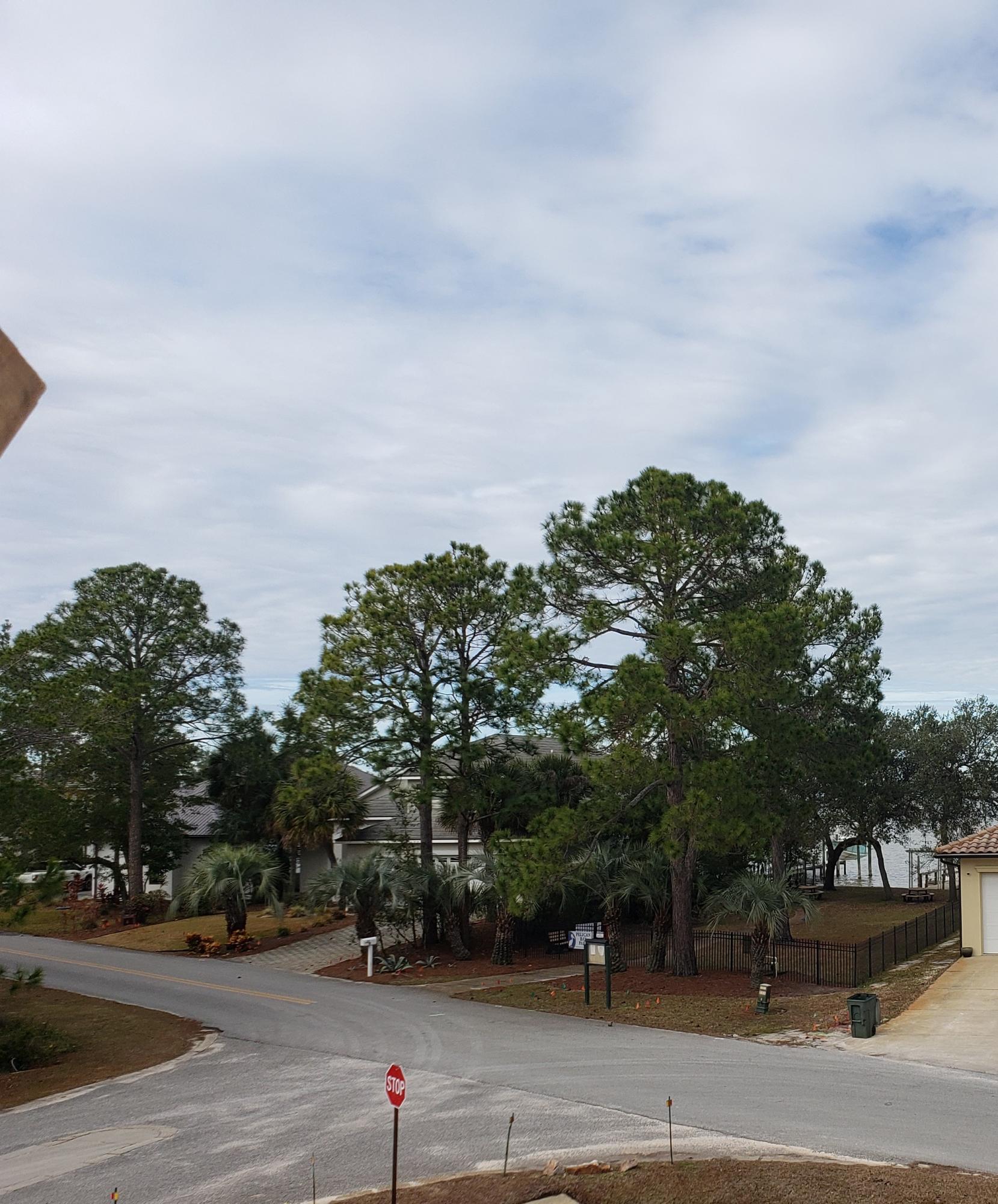 PELICAN BAY - Residential