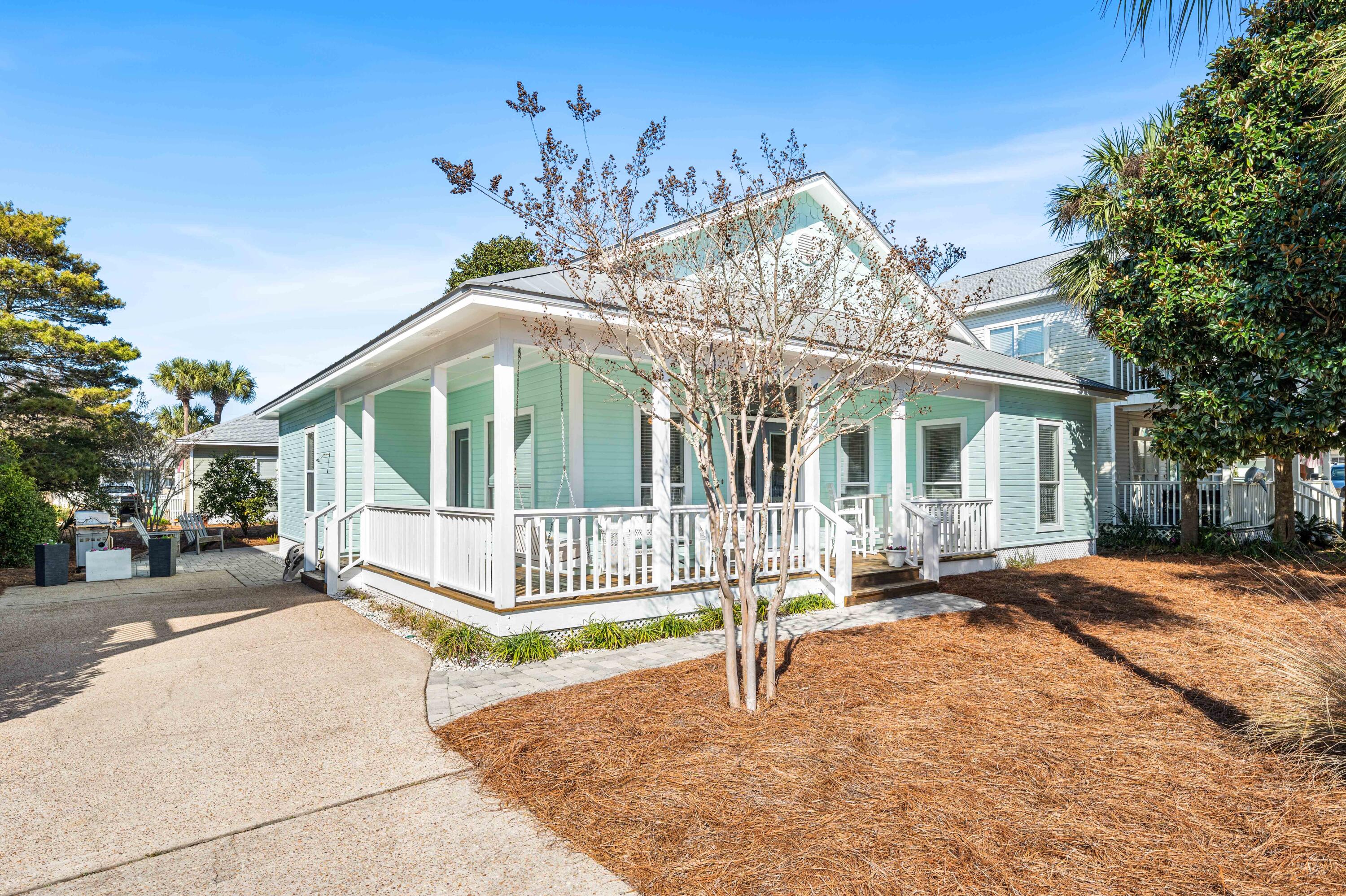 CRYSTAL BEACH COTTAGES - Residential