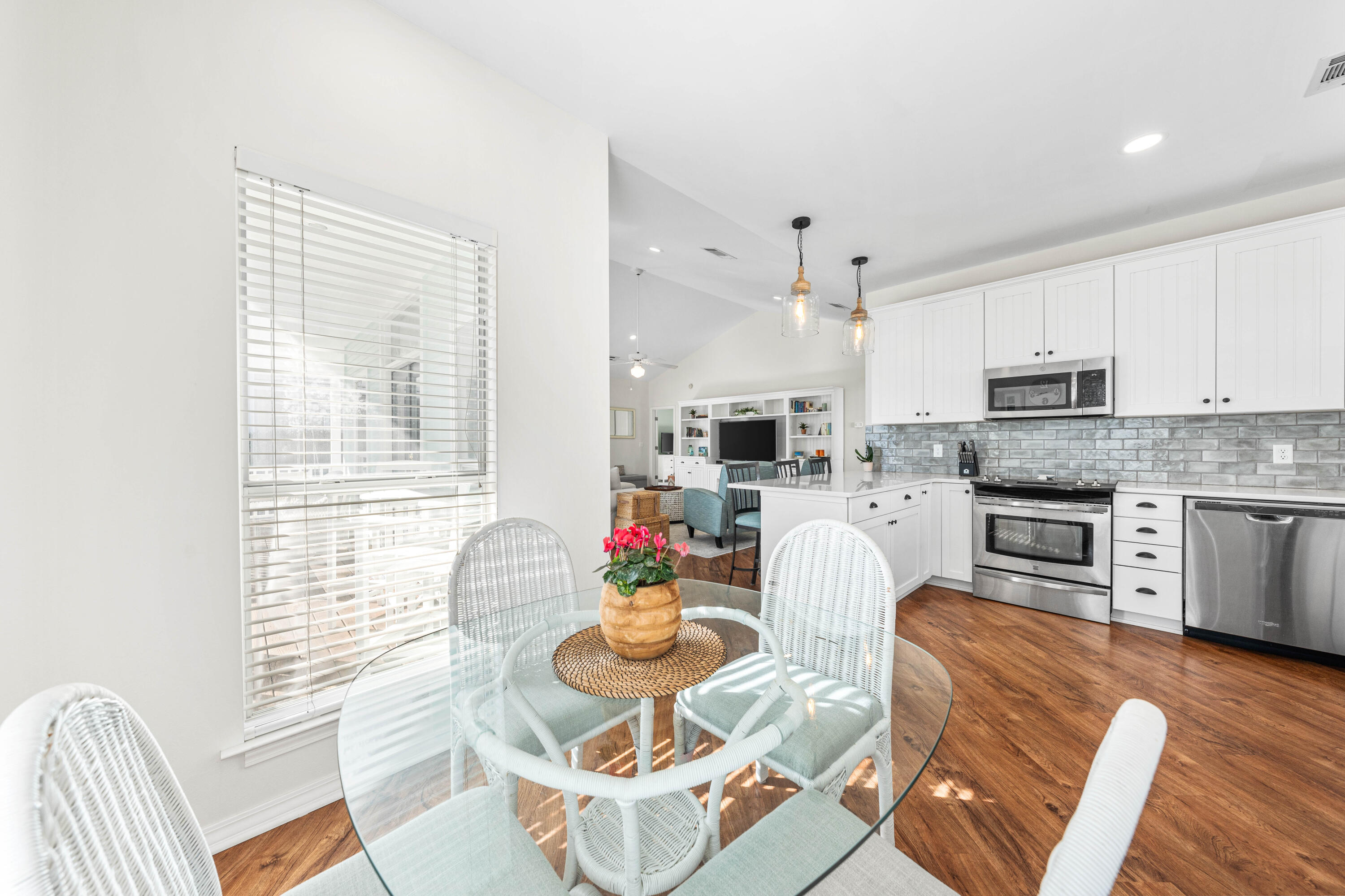 CRYSTAL BEACH COTTAGES - Residential