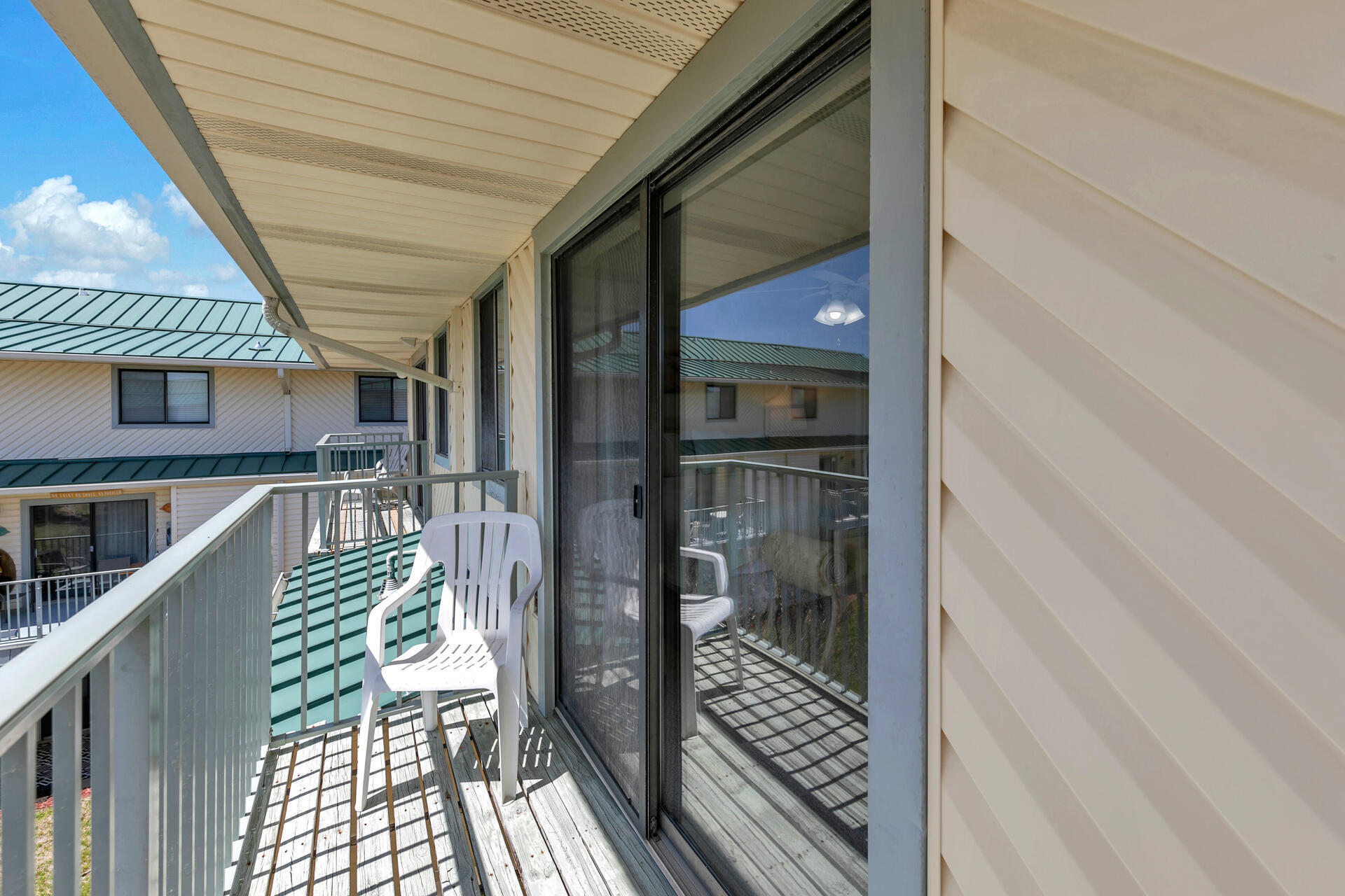 SANDPRINTS CONDO - Residential