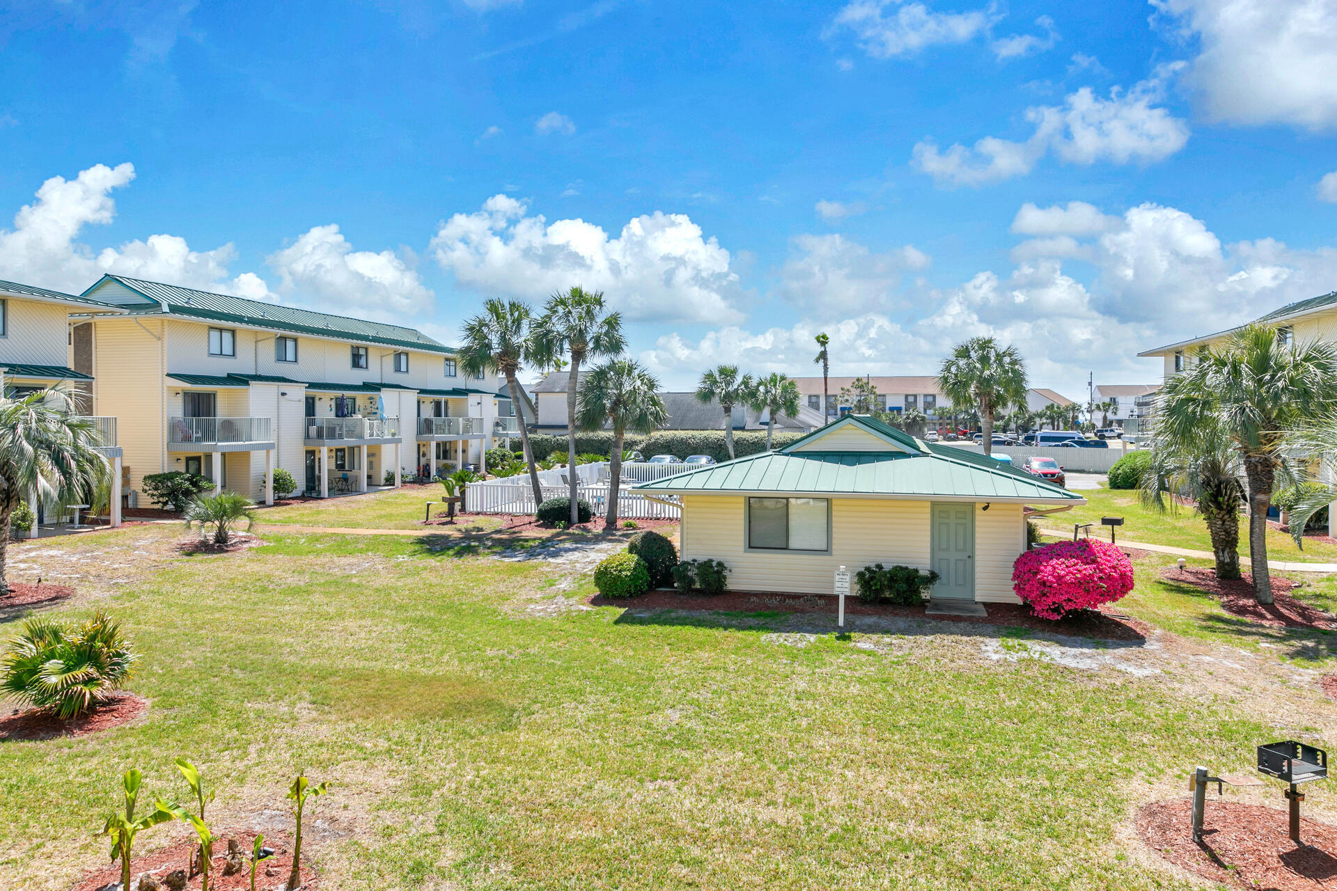 SANDPRINTS CONDO - Residential